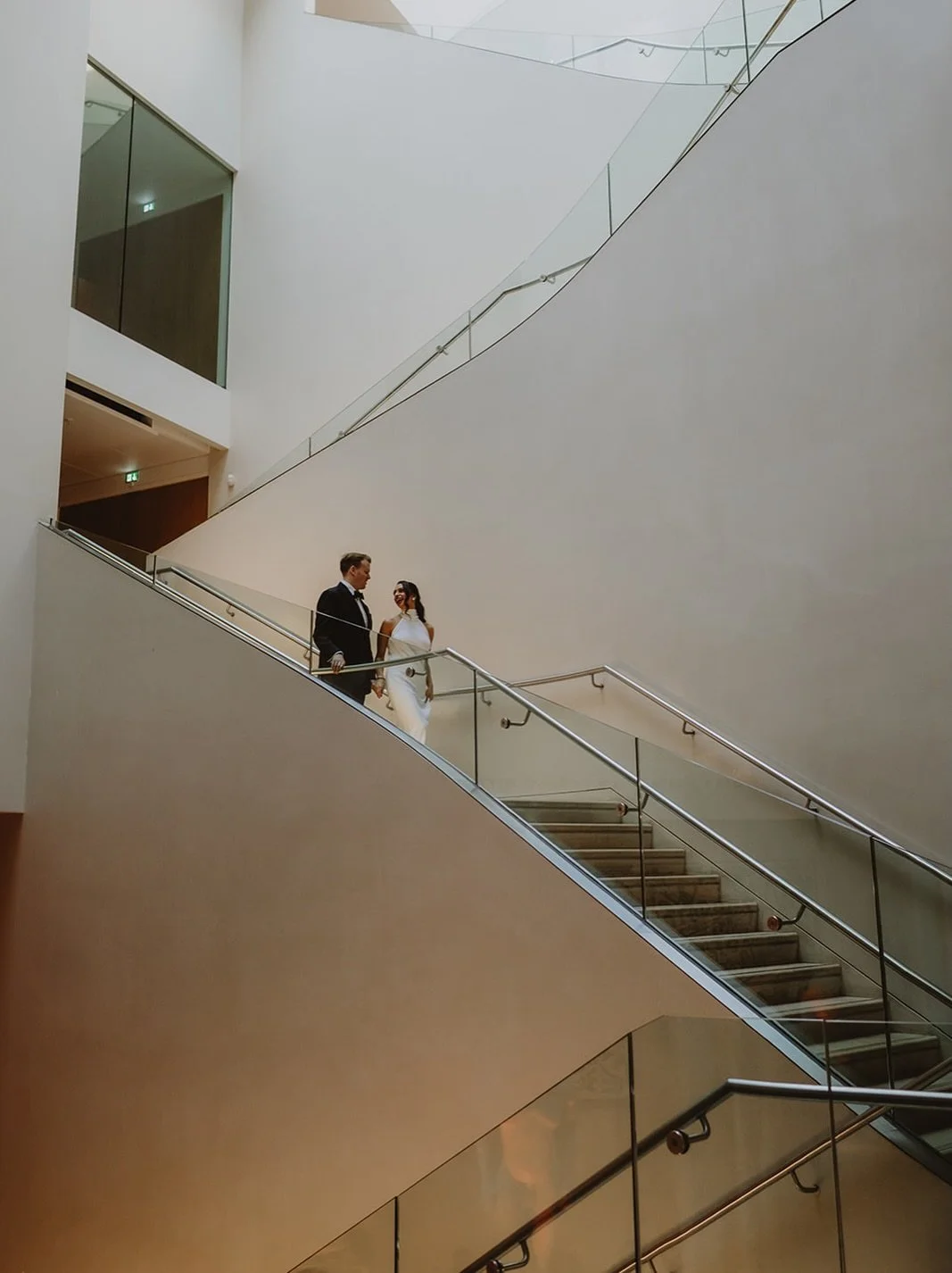The second day opened with a deeply personal blessing at the historic University Church, led beautifully by Tom&rsquo;s grandfather. Afterwards, the wedding party explored Oxford&rsquo;s iconic streets, making the most of the stunning architecture fo