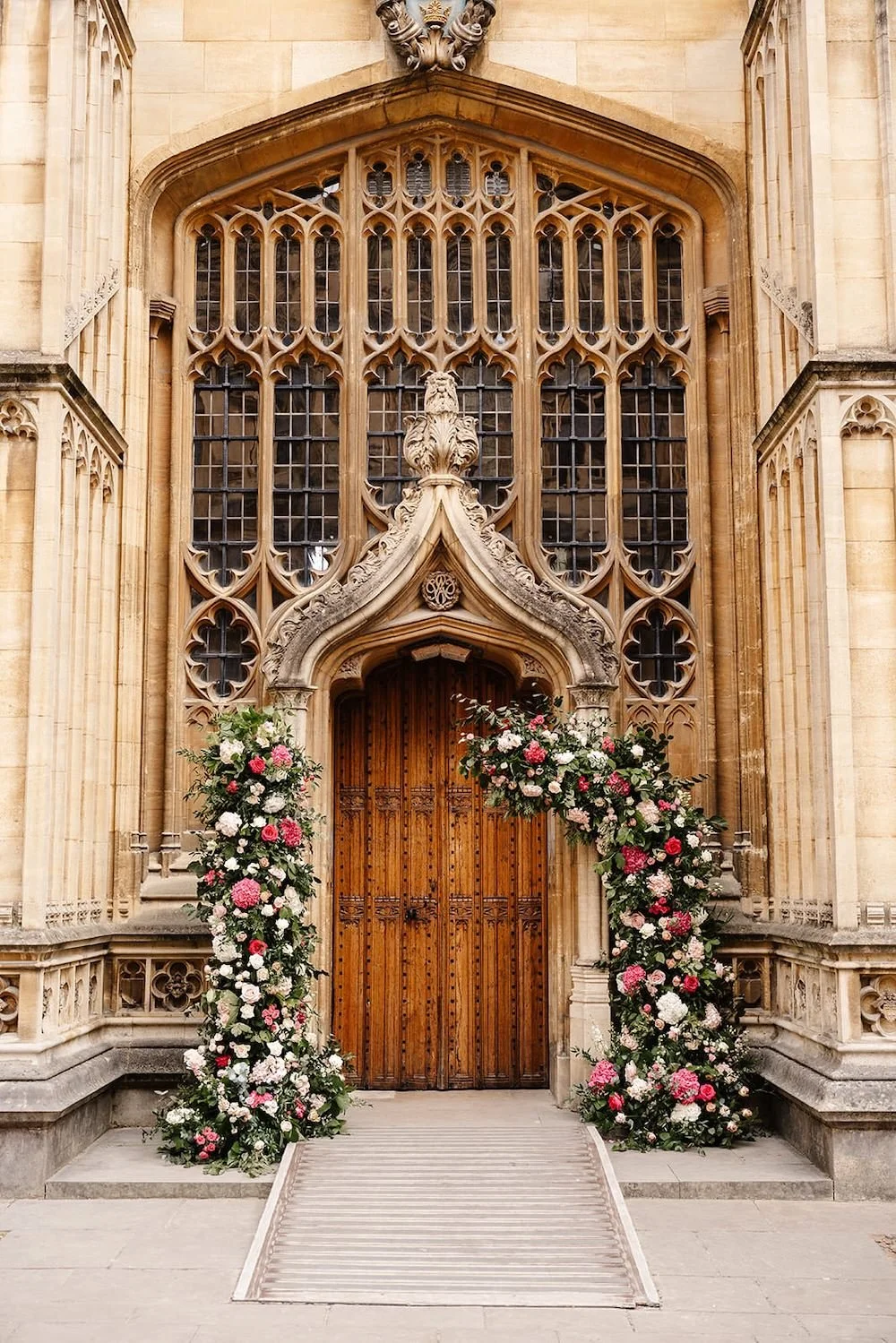 Bodleian-Library-Oxfordshire-Wedding-Floral-Arch-Helen&Tom-27.JPG