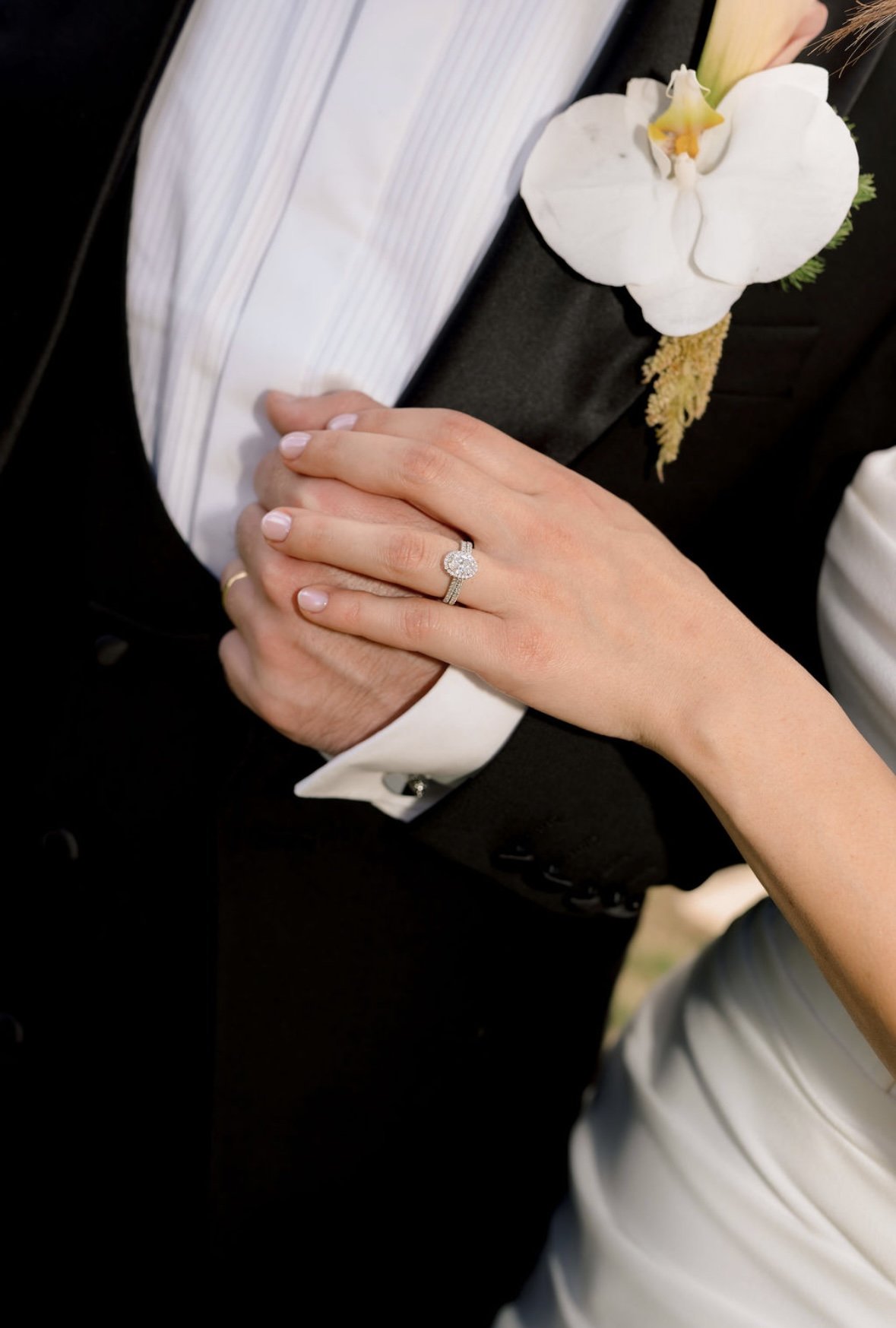 Ivy-Lodge-Cirencester-Park-Wedding-Ring-Rosie&Jack-34.PNG