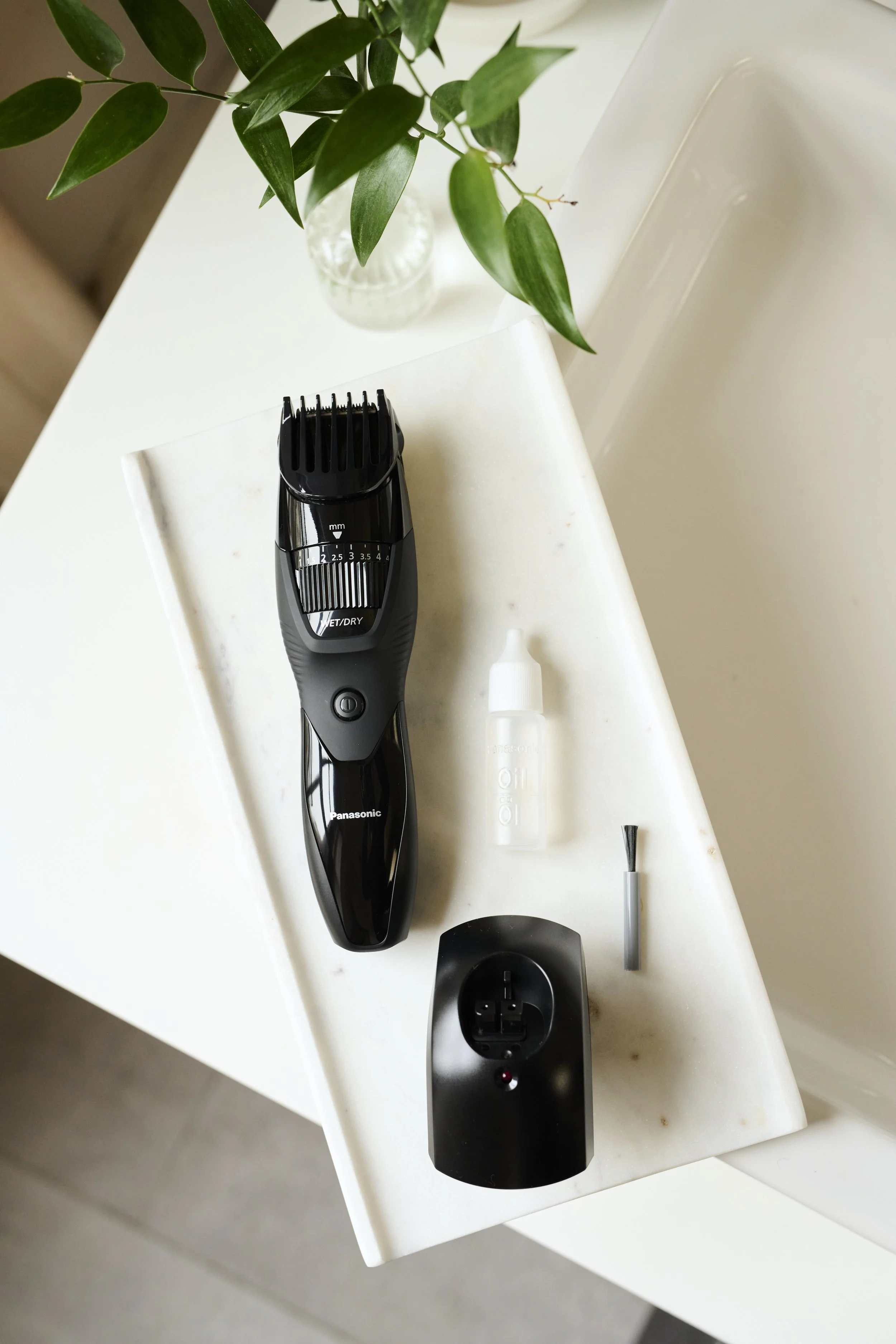 Shot_04_ER-GB42-K_Beard Trimmer_022.JPG