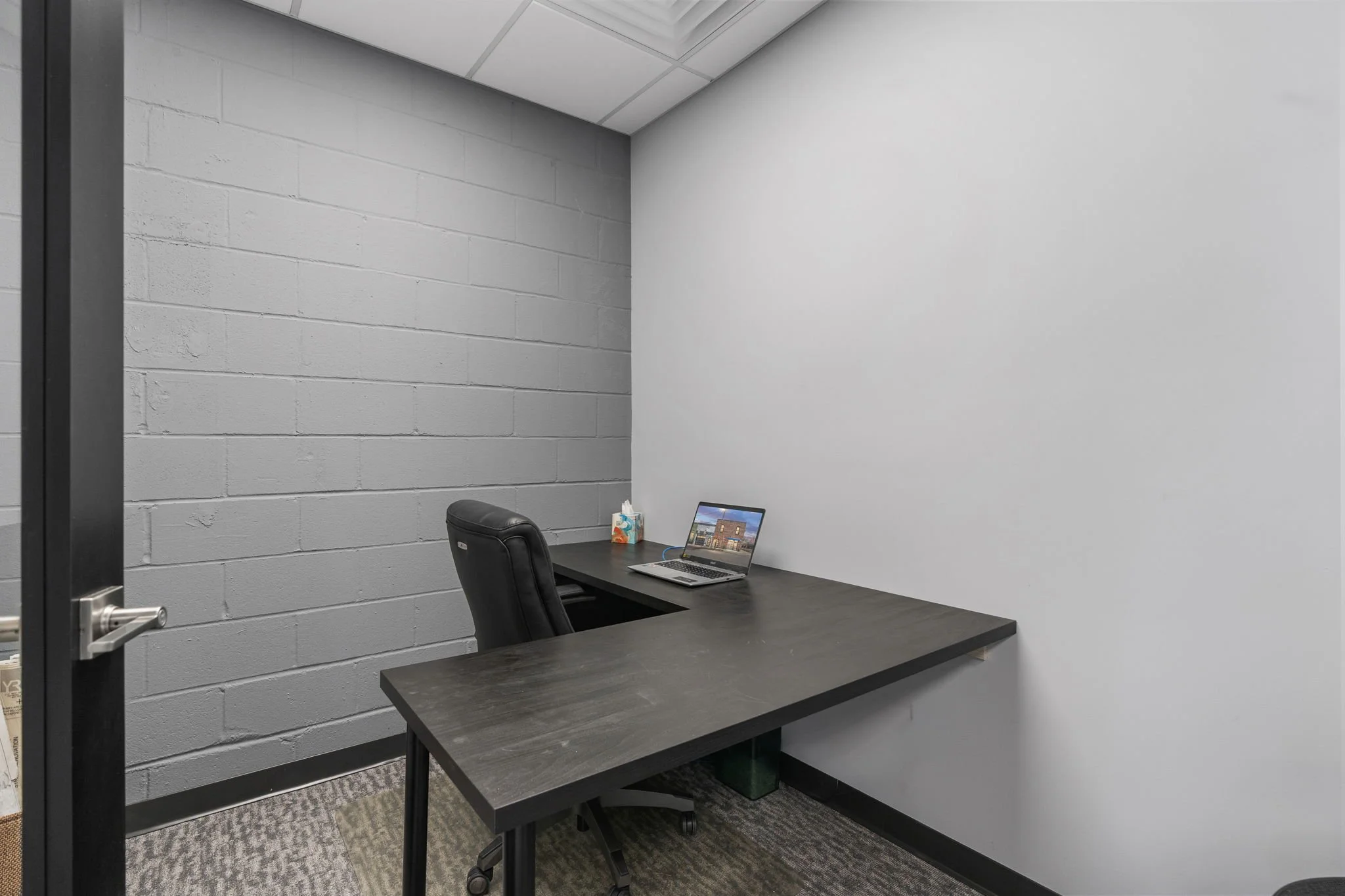 62-web-or-mls-117 S Main St interior-44.jpg
