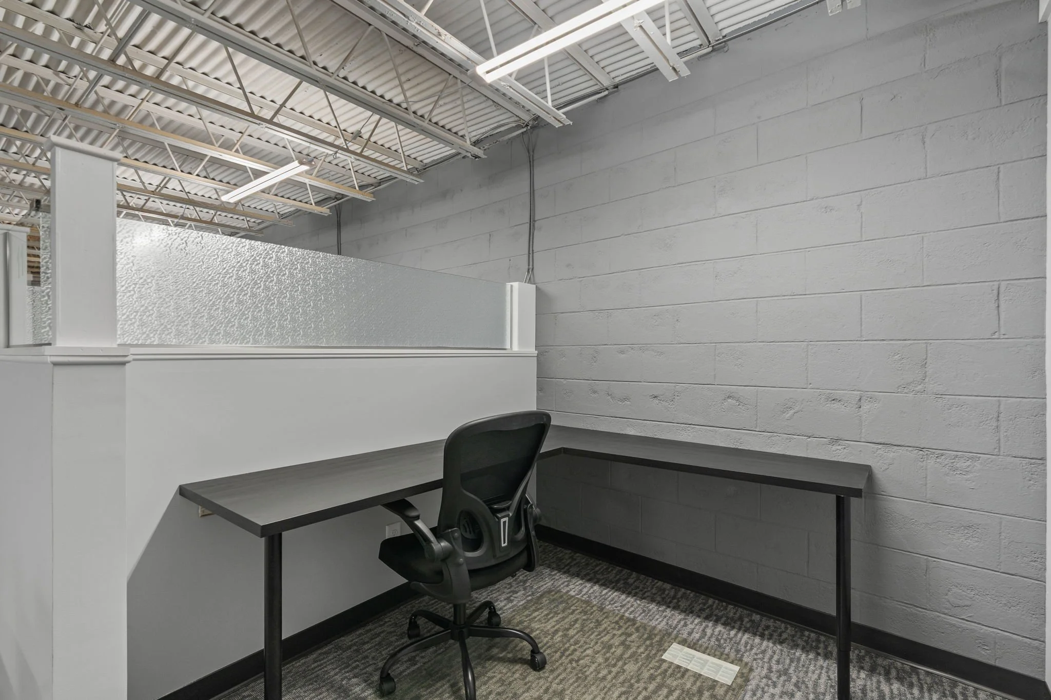 92-web-or-mls-117 S Main St interior-14.jpg