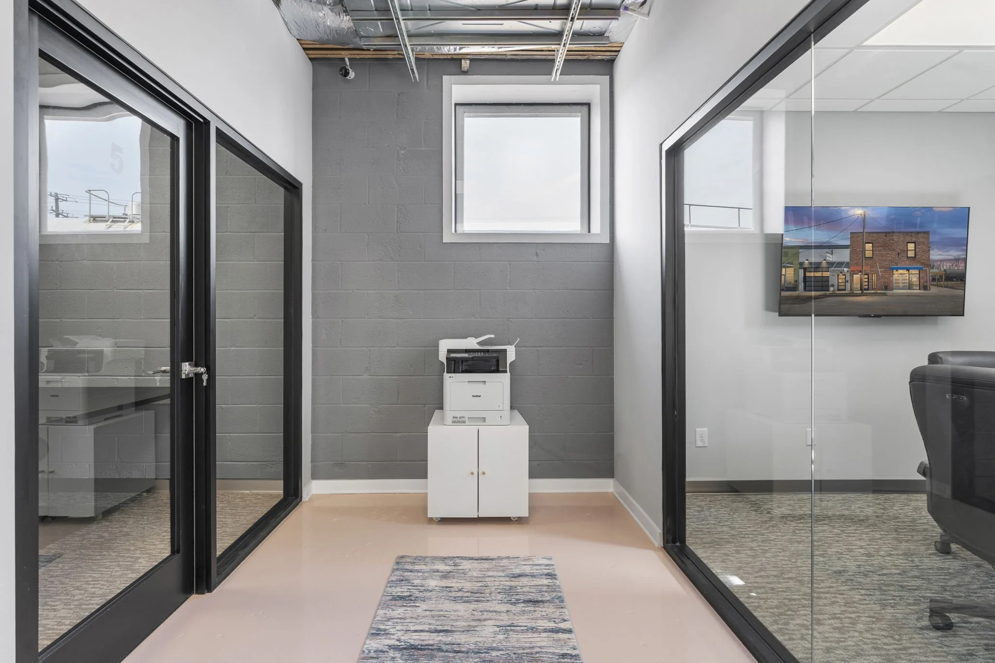 51-web-or-mls-117 S Main St interior-55.jpg
