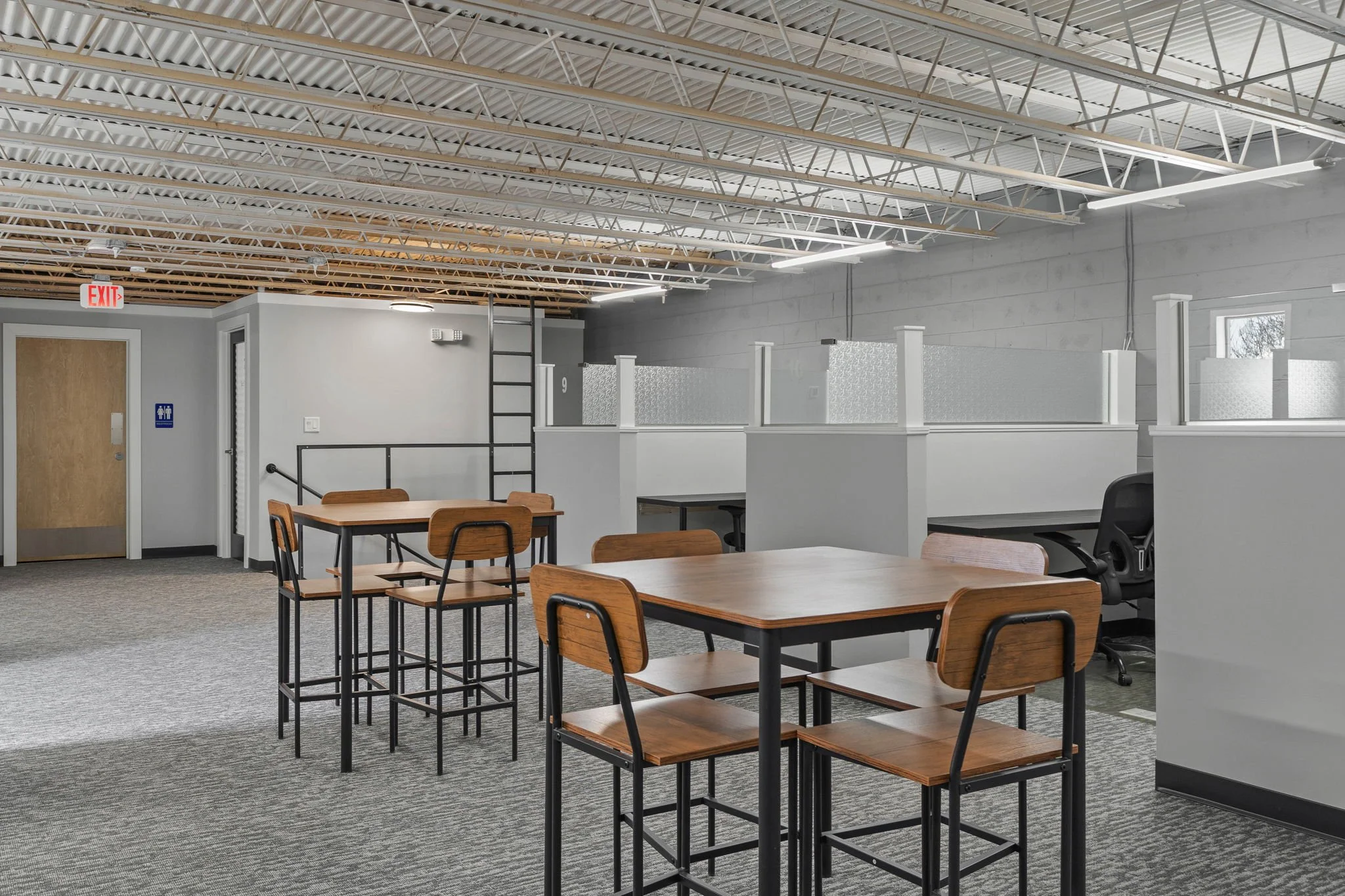 91-web-or-mls-117 S Main St interior-15.jpg