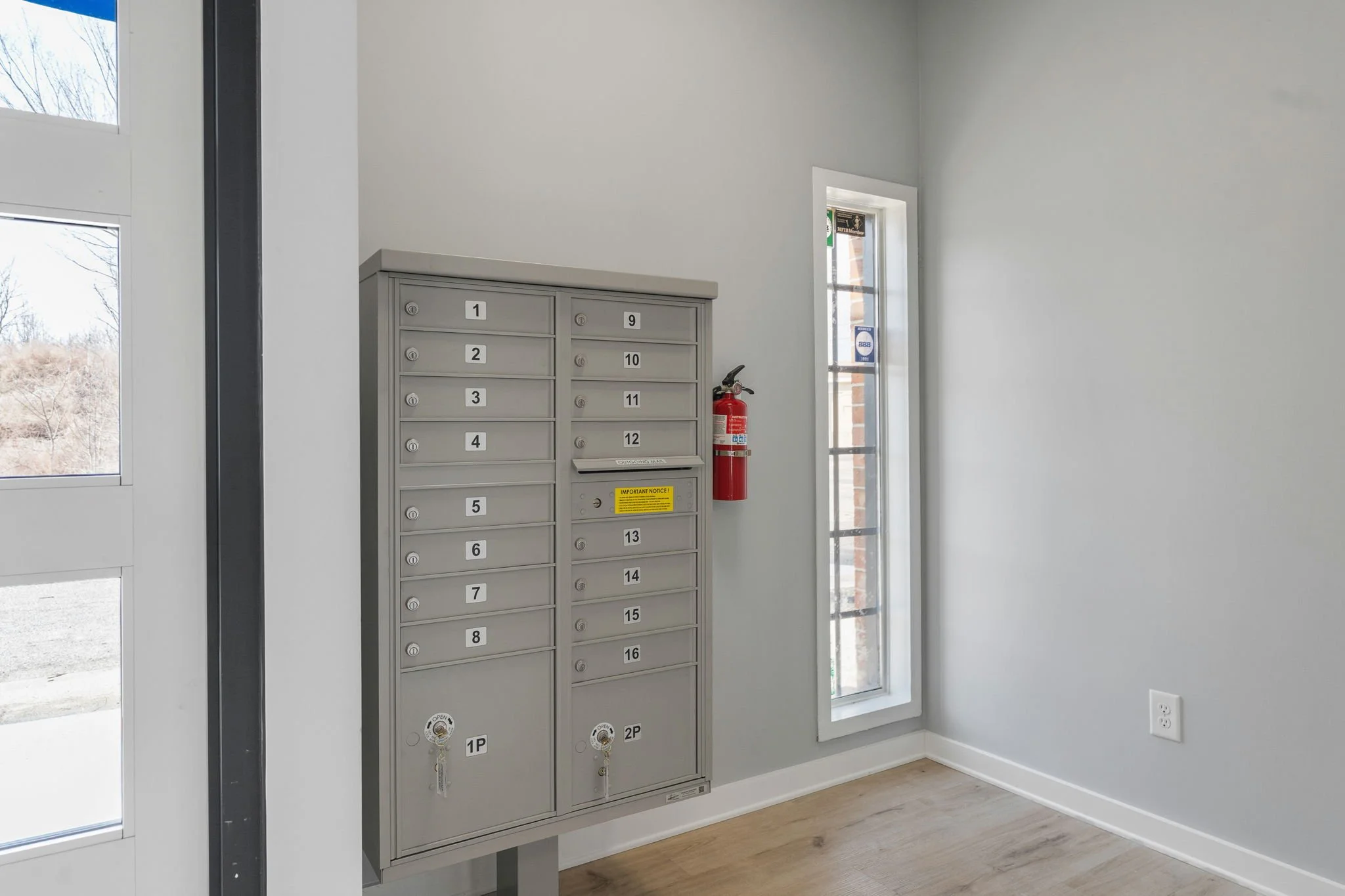 30-web-or-mls-117 S Main St interior-76.jpg