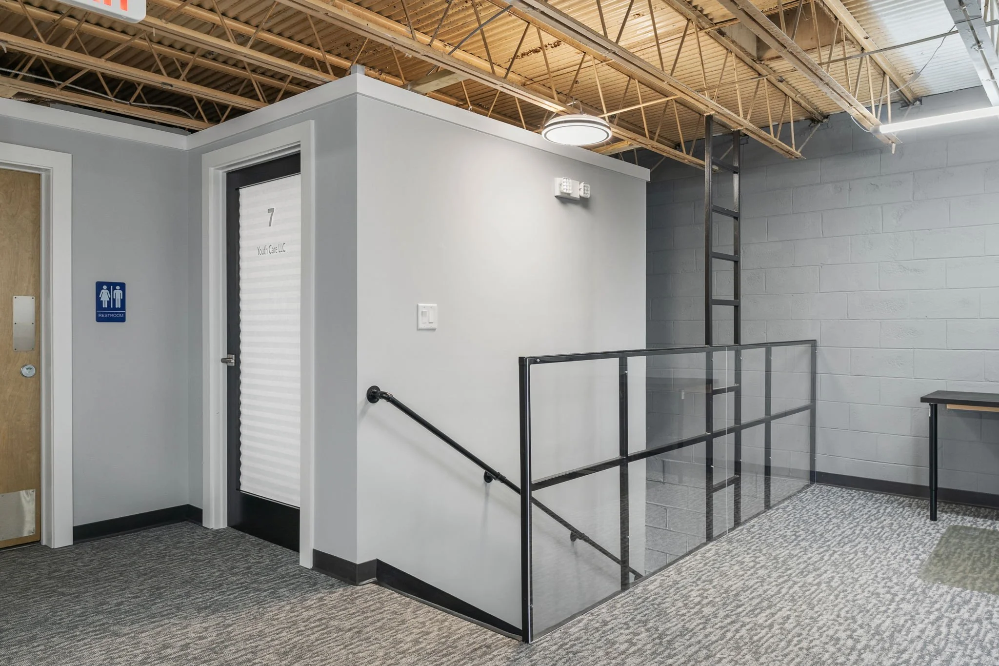 76-web-or-mls-117 S Main St interior-30.jpg