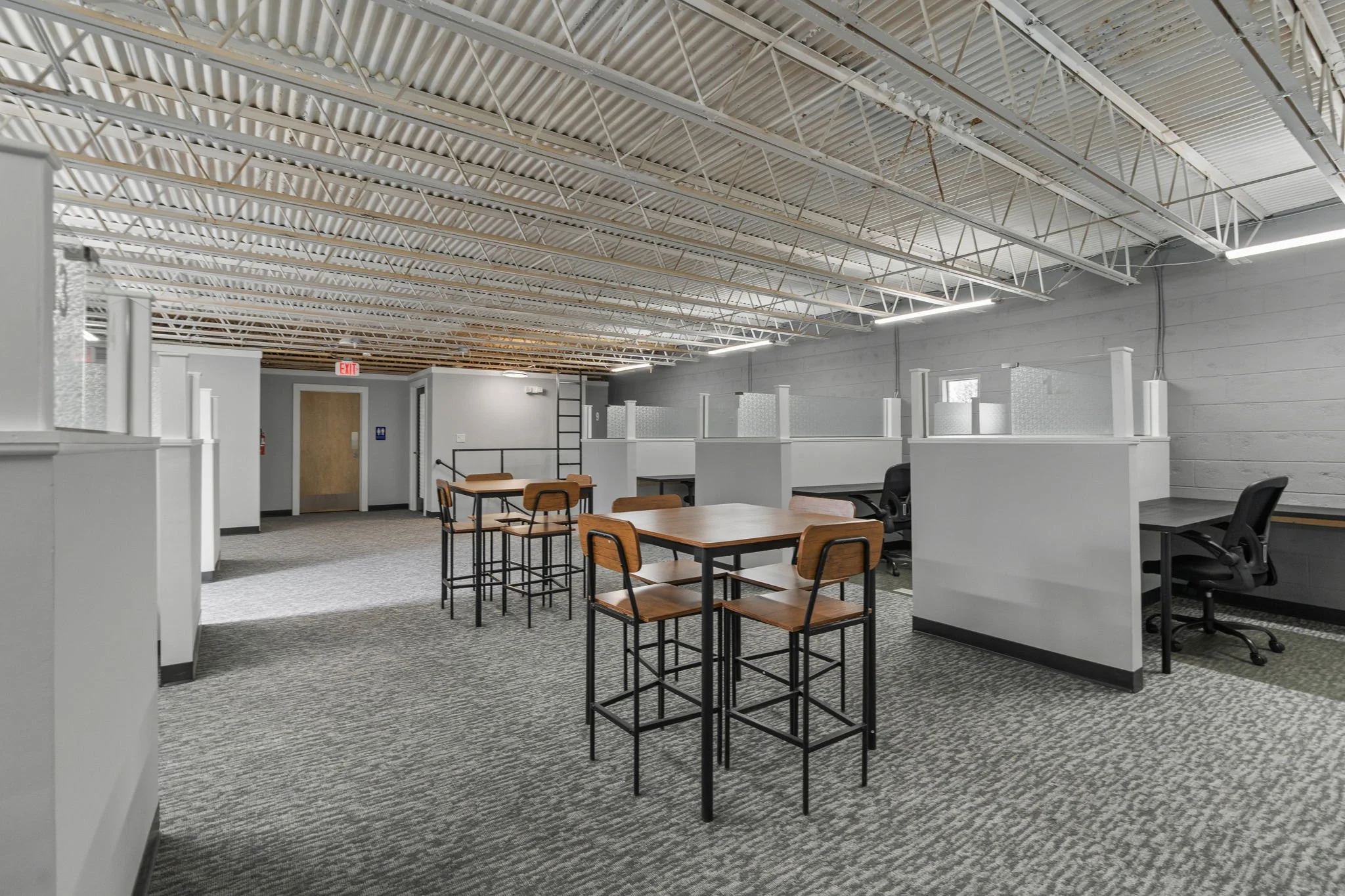 90-web-or-mls-117 S Main St interior-16.jpg