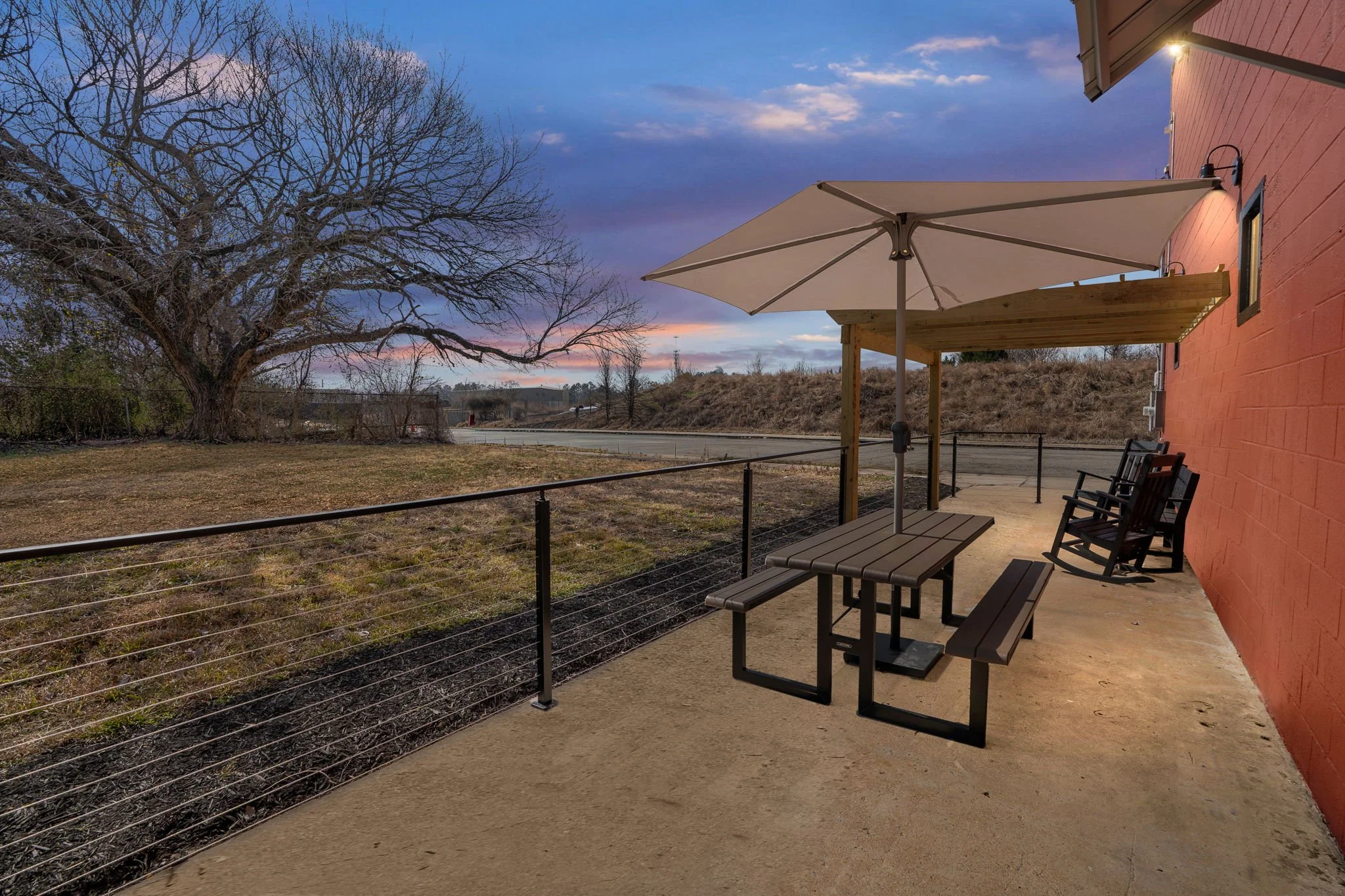 4-web-or-mls-117 S Main St twilgith-2.jpg