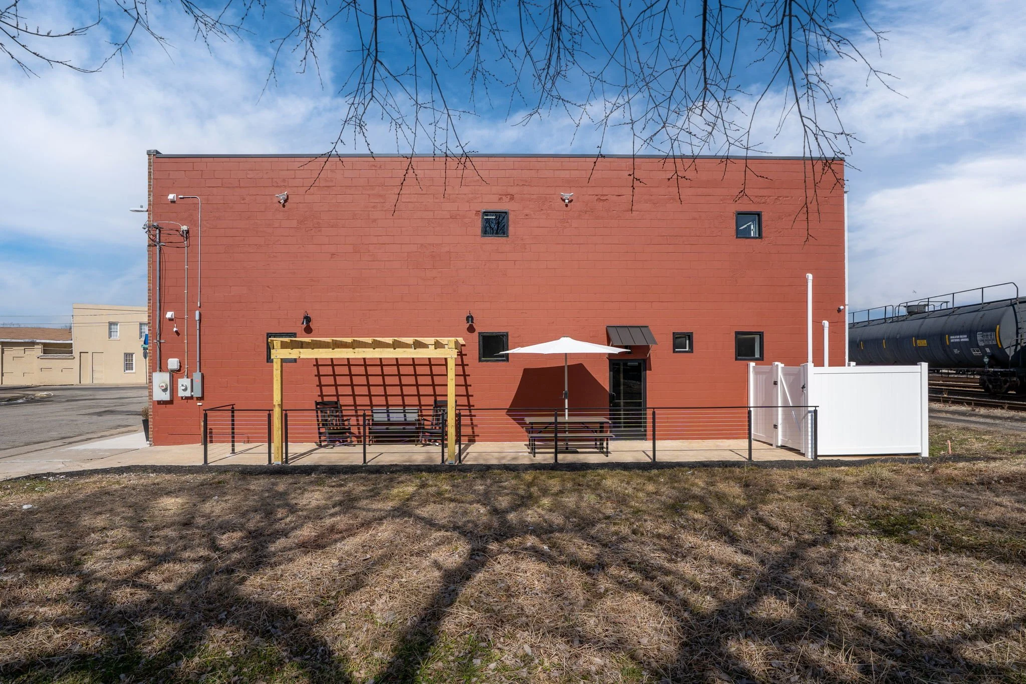 10-web-or-mls-117 S Main St exterior-11.jpg