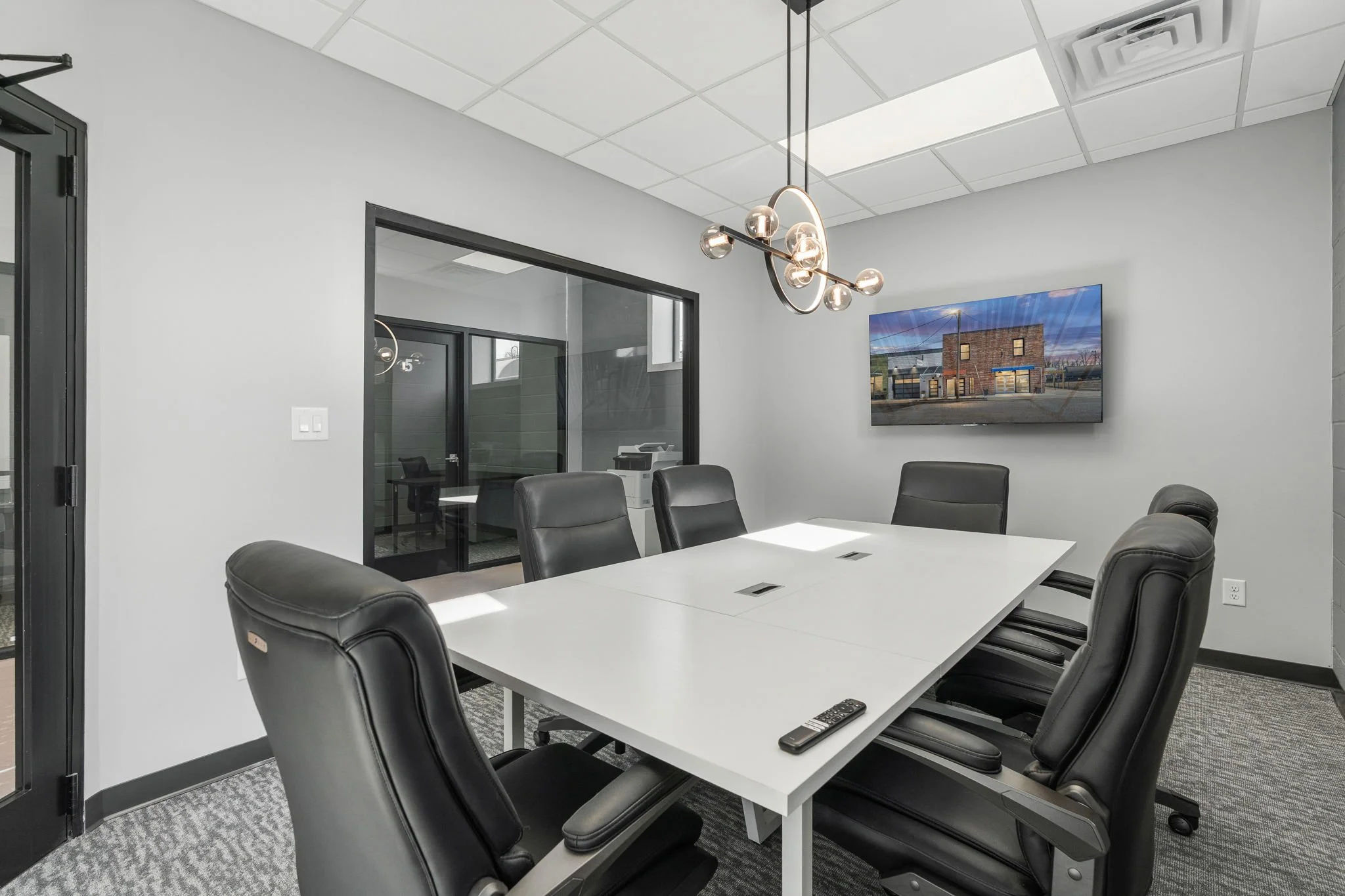 58-web-or-mls-117 S Main St interior-48.jpg