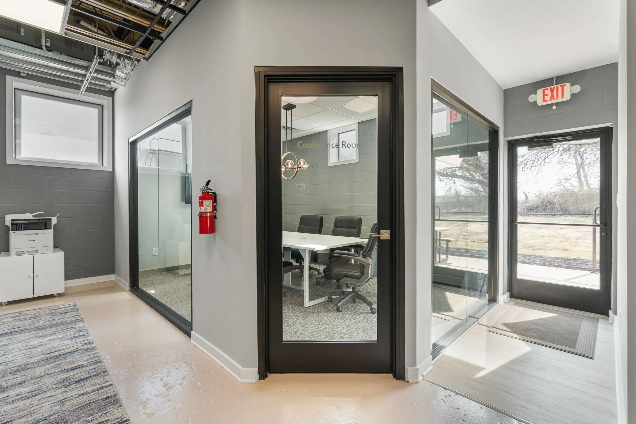 60-web-or-mls-117 S Main St interior-46.jpg