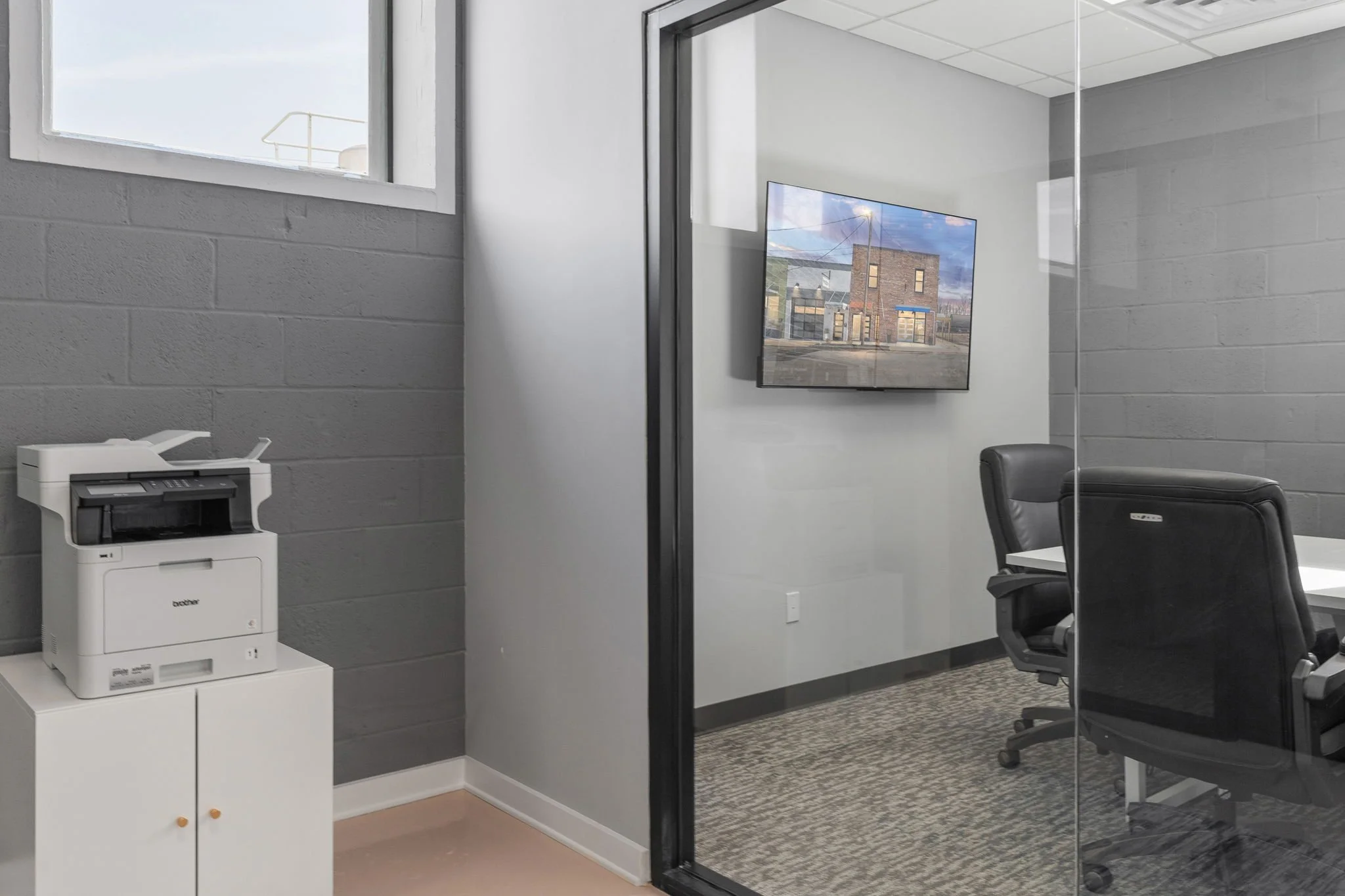53-web-or-mls-117 S Main St interior-53.jpg