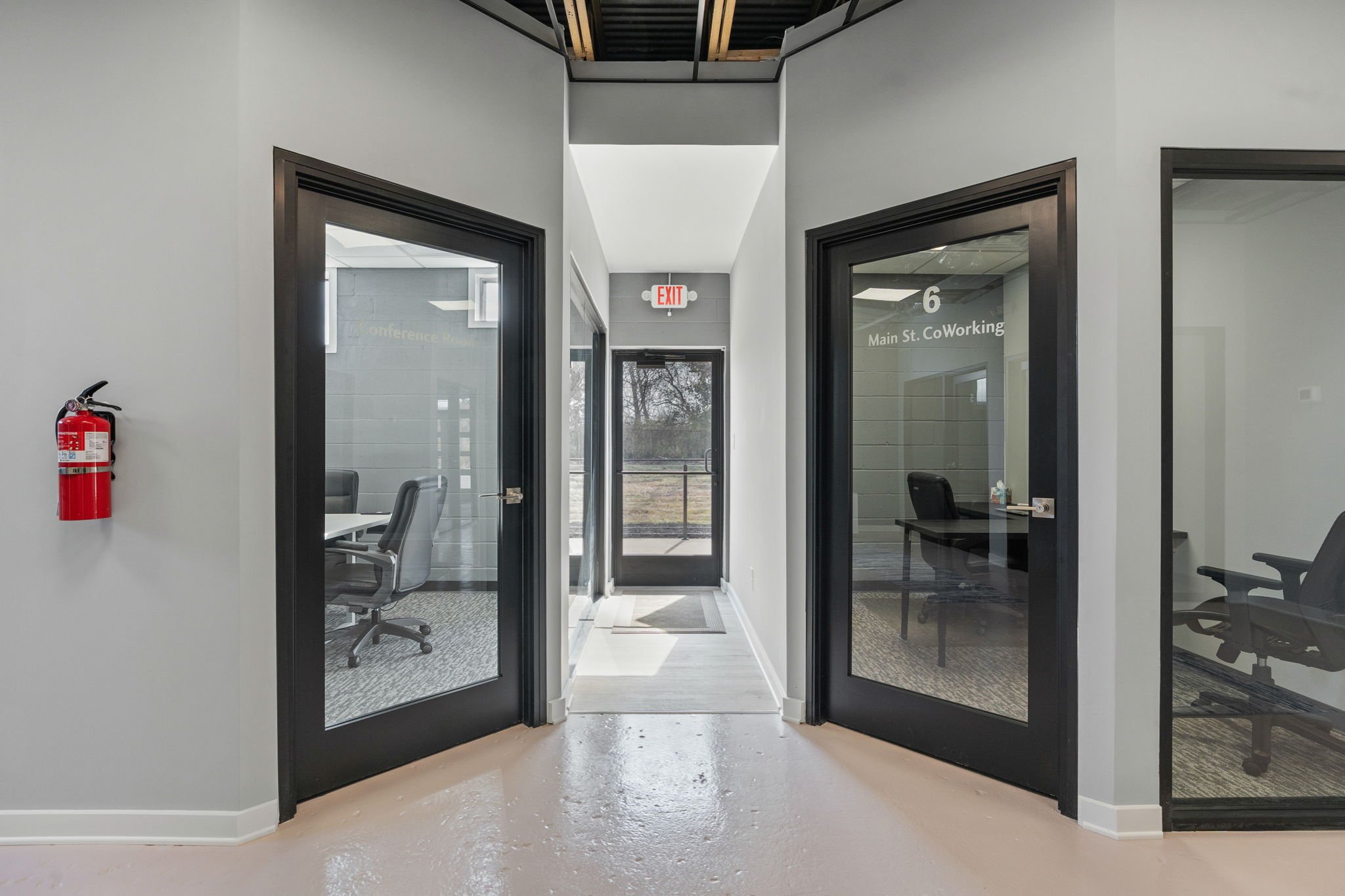 48-web-or-mls-117 S Main St interior-58.jpg