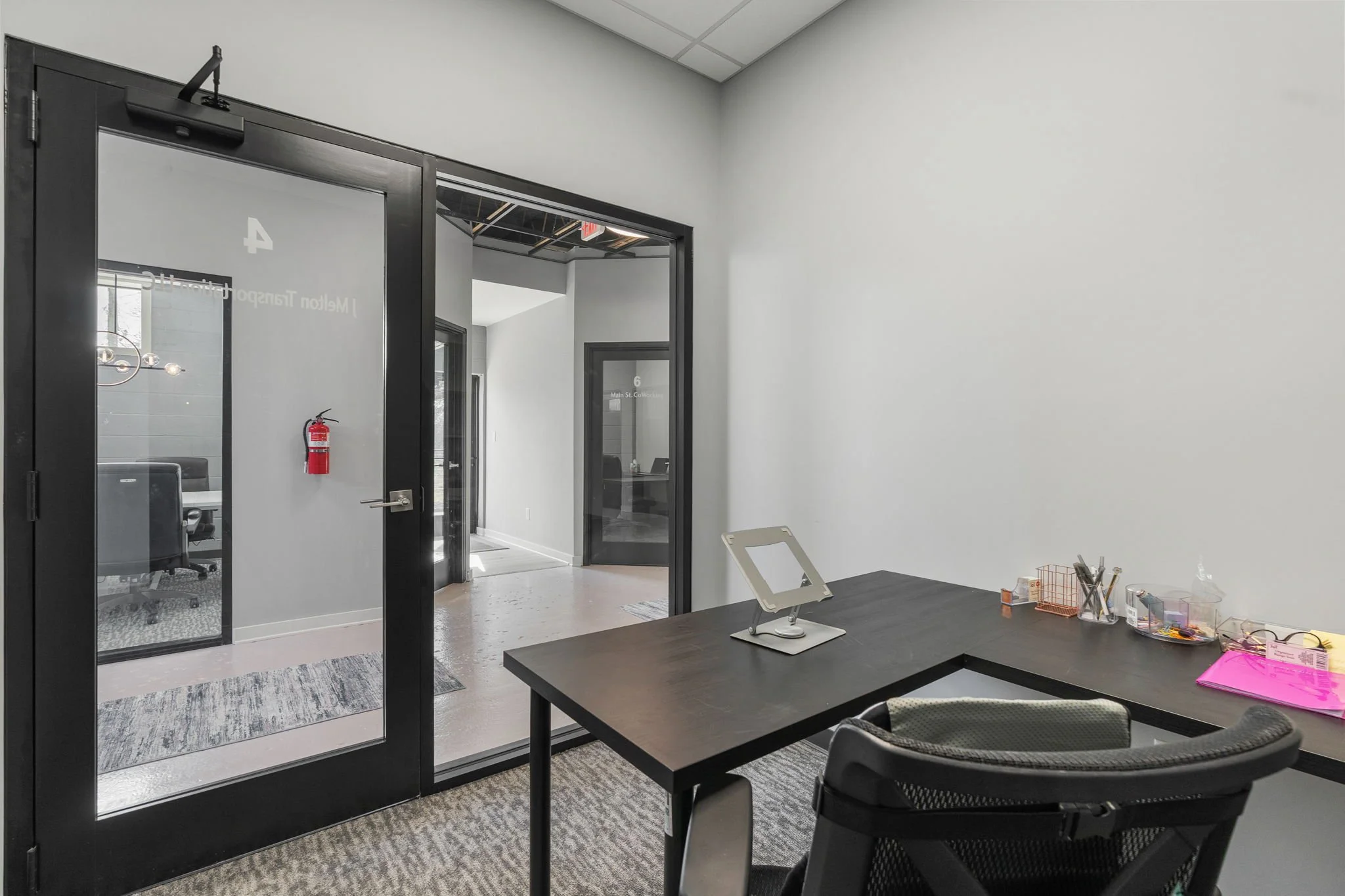 65-web-or-mls-117 S Main St interior-41.jpg