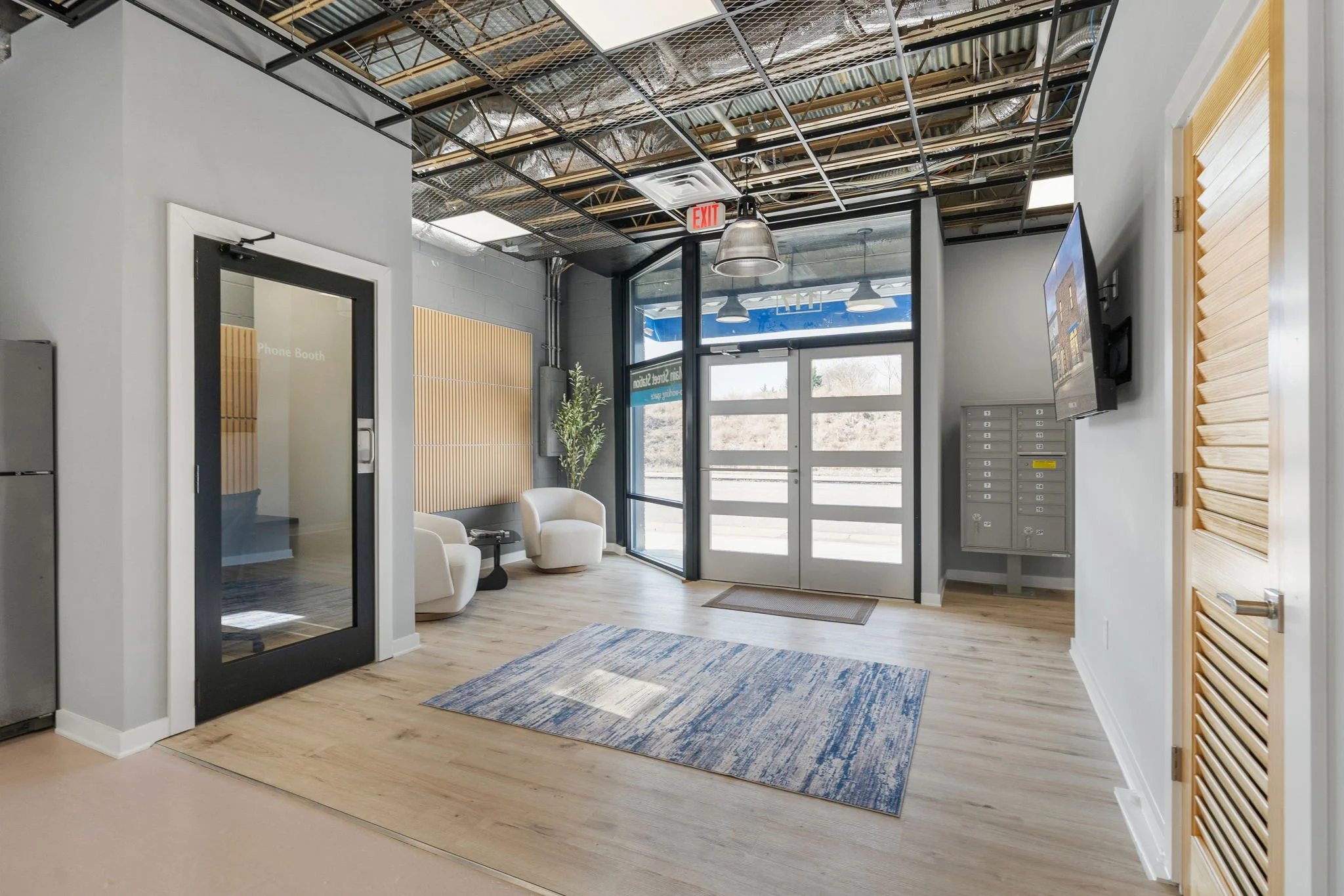 34-web-or-mls-117 S Main St interior-72.jpg