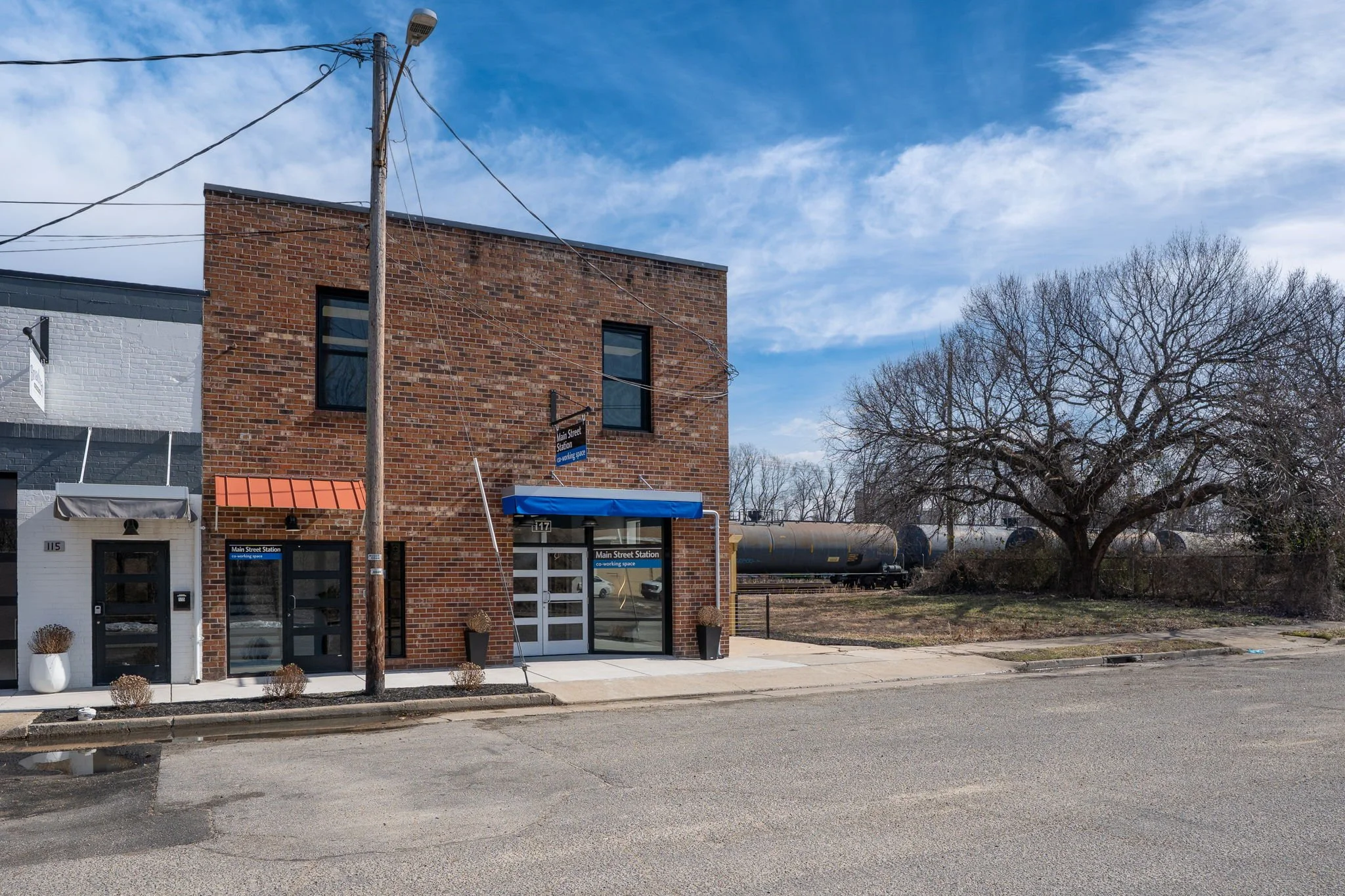 5-web-or-mls-117 S Main St exterior-10.jpg
