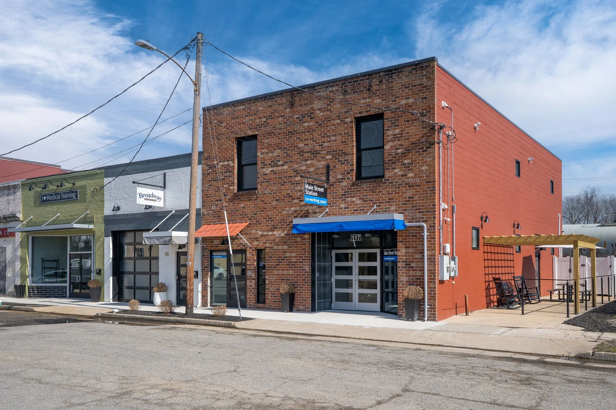 8-web-or-mls-117 S Main St exterior-7.jpg