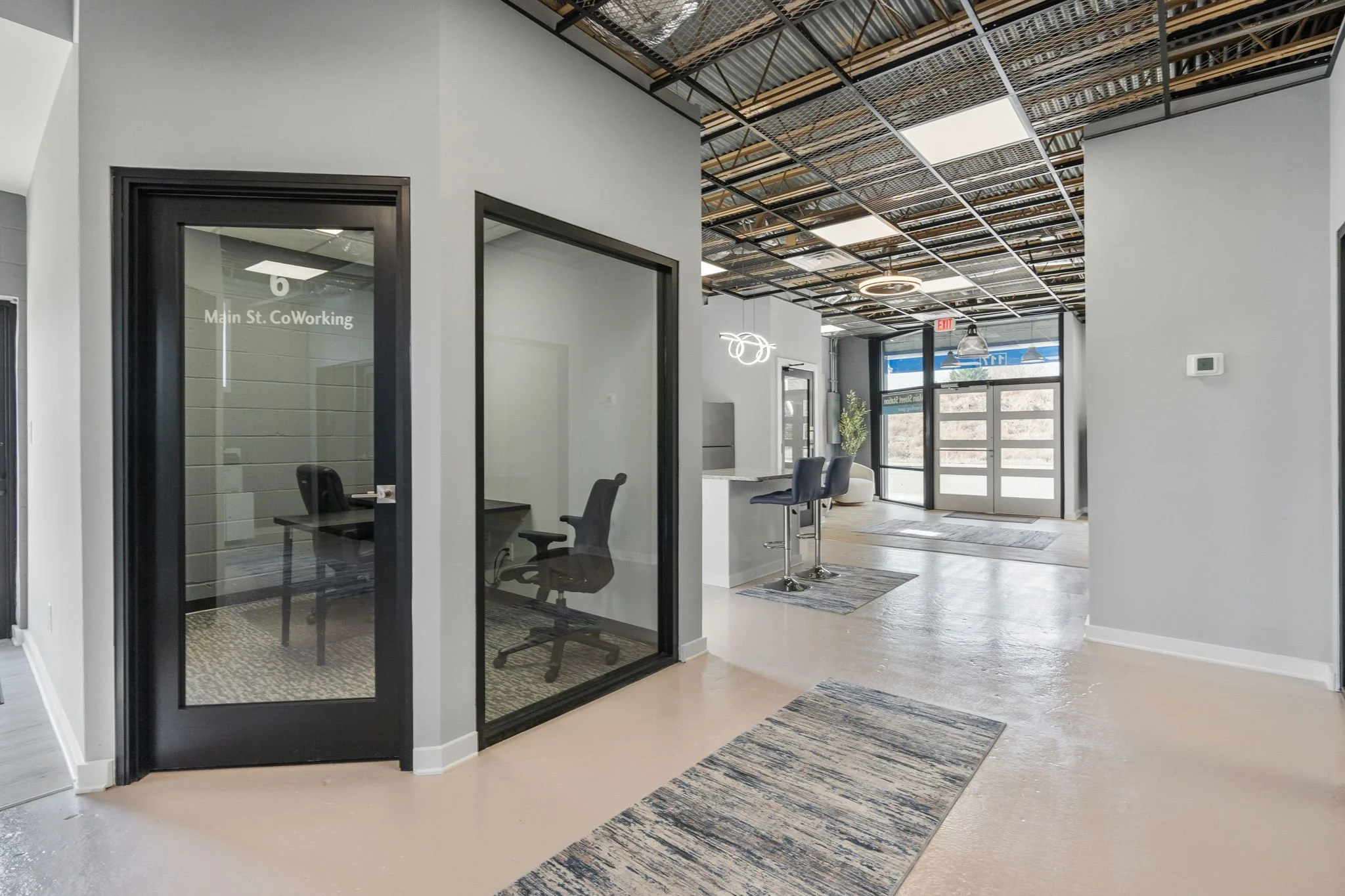 49-web-or-mls-117 S Main St interior-57.jpg