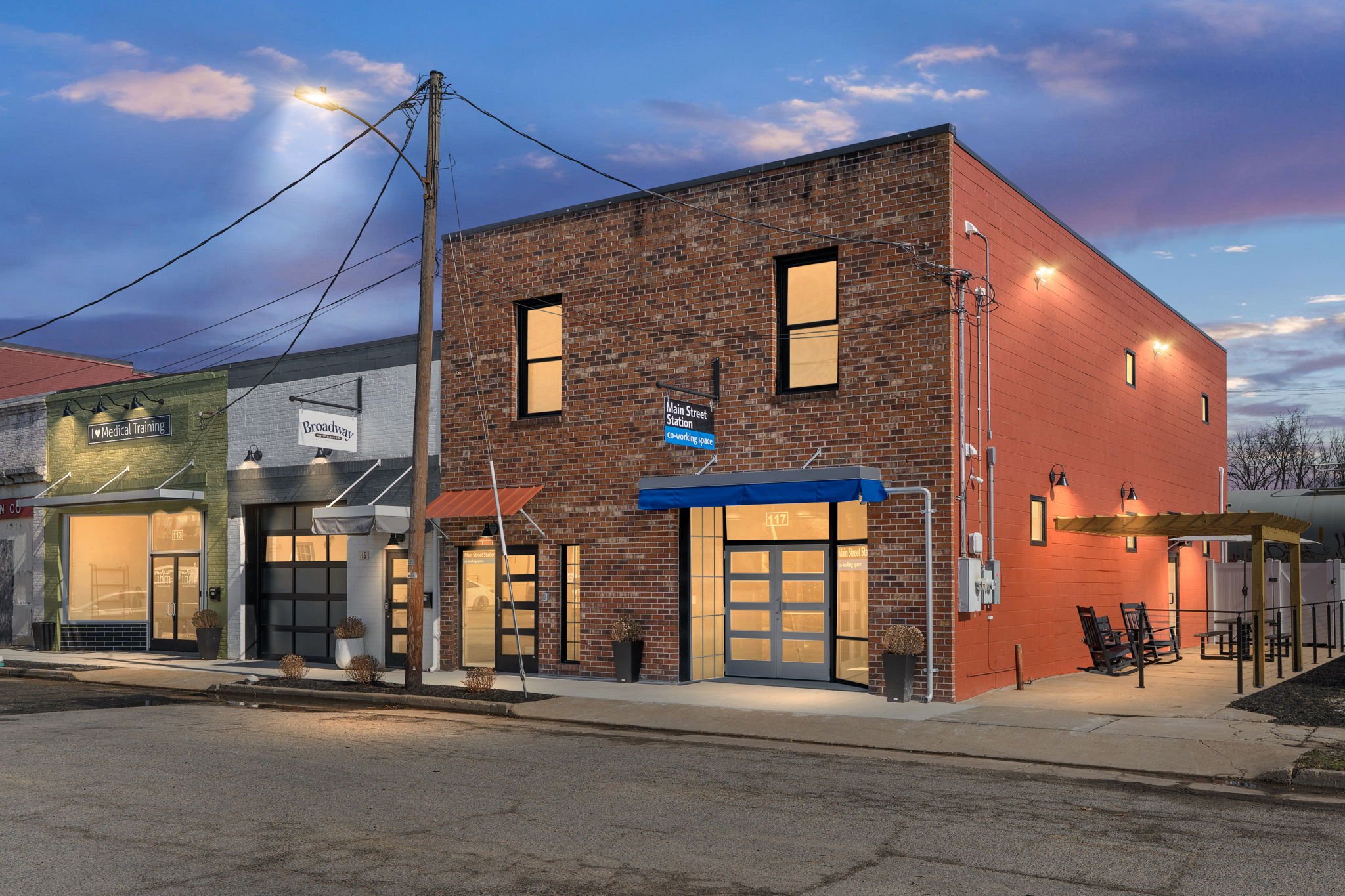 1-web-or-mls-117 S Main St twilgith-3.jpg