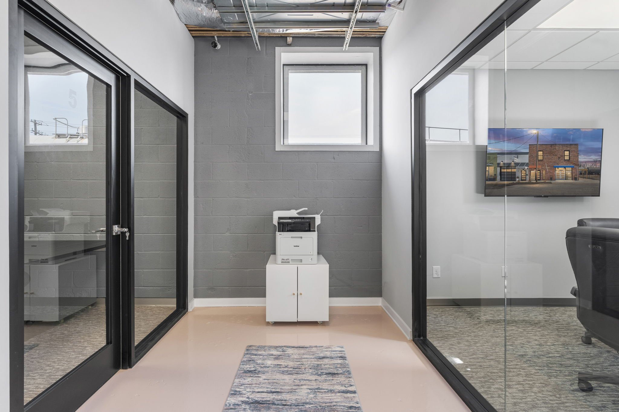 51-web-or-mls-117 S Main St interior-55.jpg