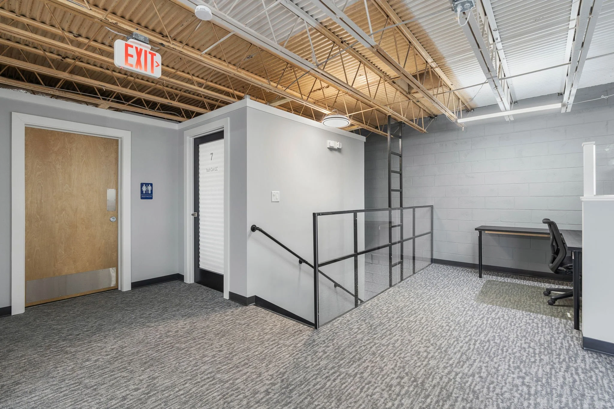 75-web-or-mls-117 S Main St interior-31.jpg