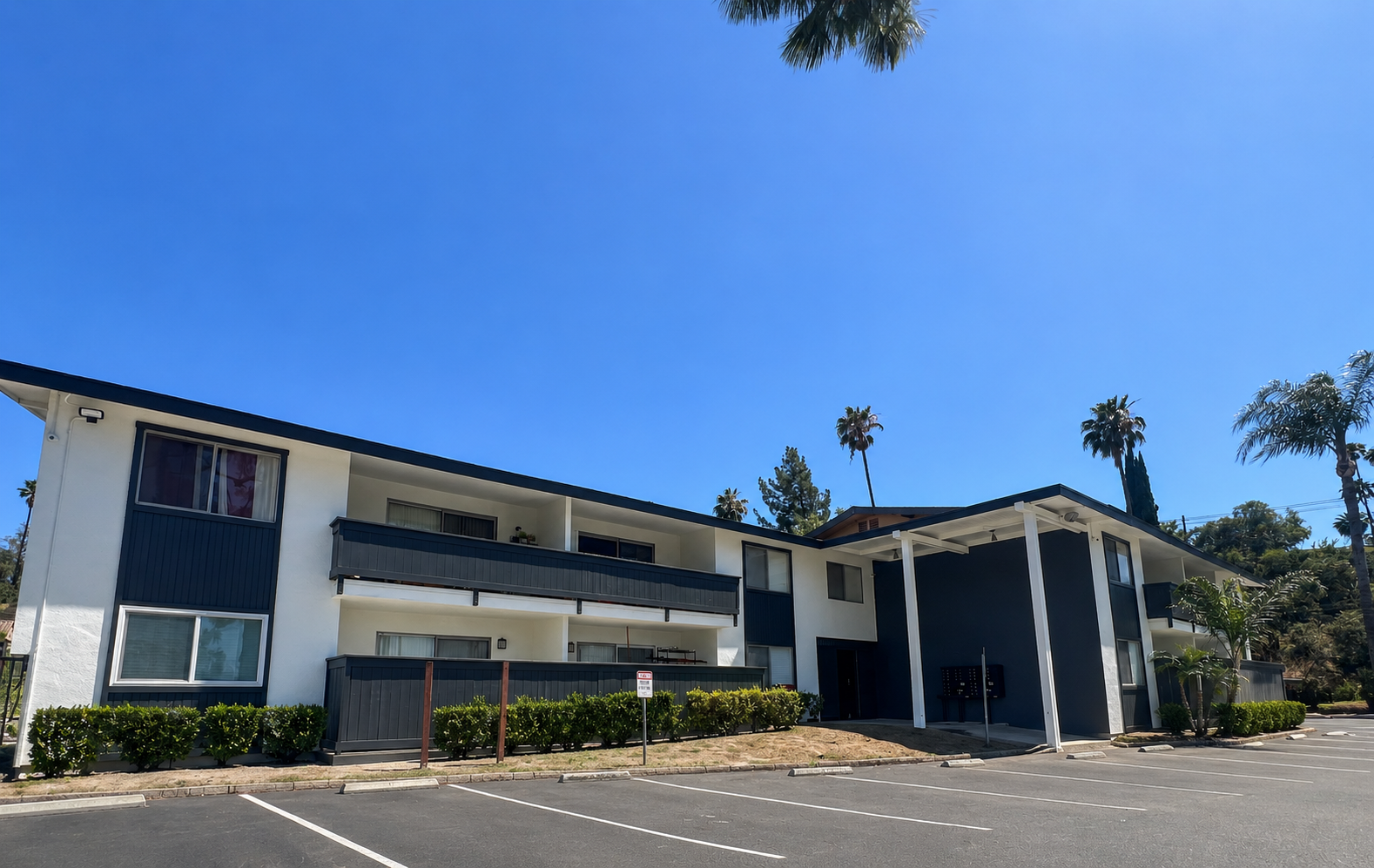 Palm Vista Exterior from Left Angle