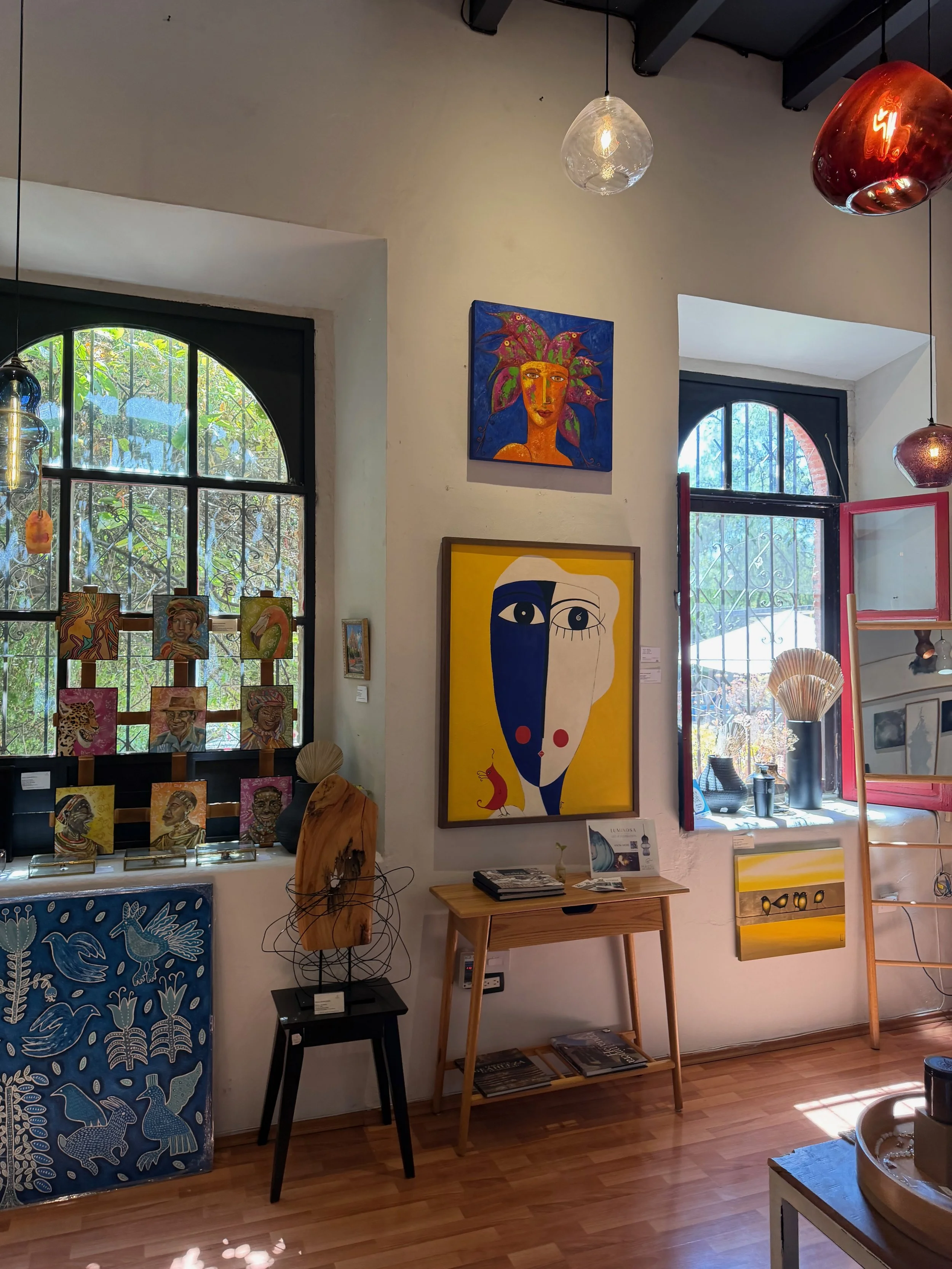Afternoon... Hausu Galerie at Fábrica la Aurora