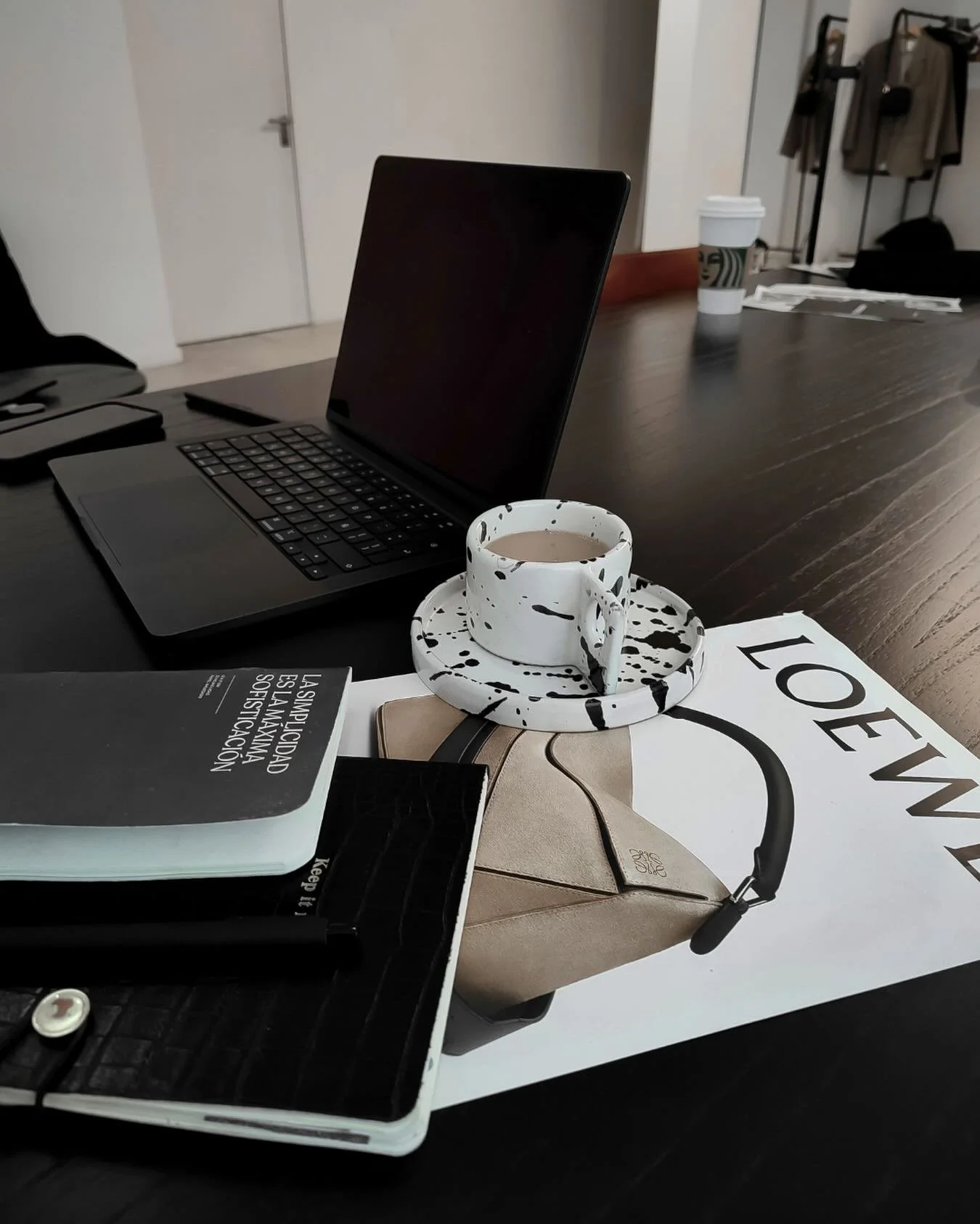 Quiet luxury isn&rsquo;t loud. It&rsquo;s intentional. 🖤

The pieces you reach for every day. The bag that works as hard as you do. The edited closet that makes getting dressed feel effortless, not overwhelming. 

At Tara Reardon Styling, I help you