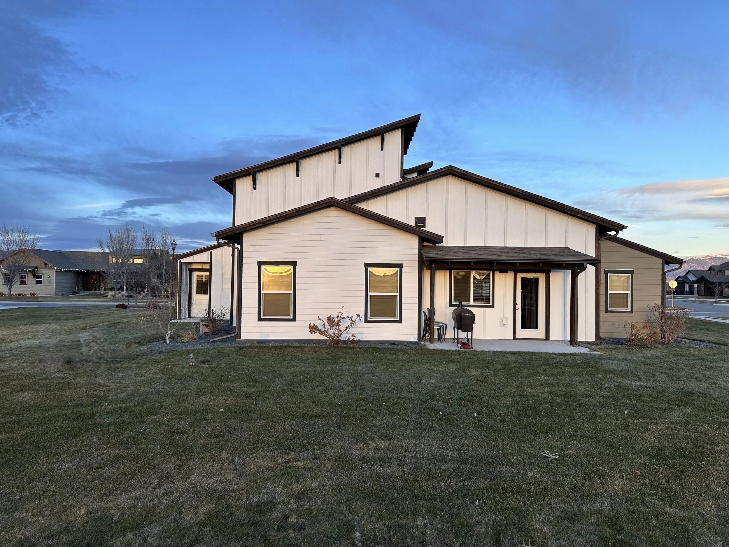 White house ext 3 brushed.JPG