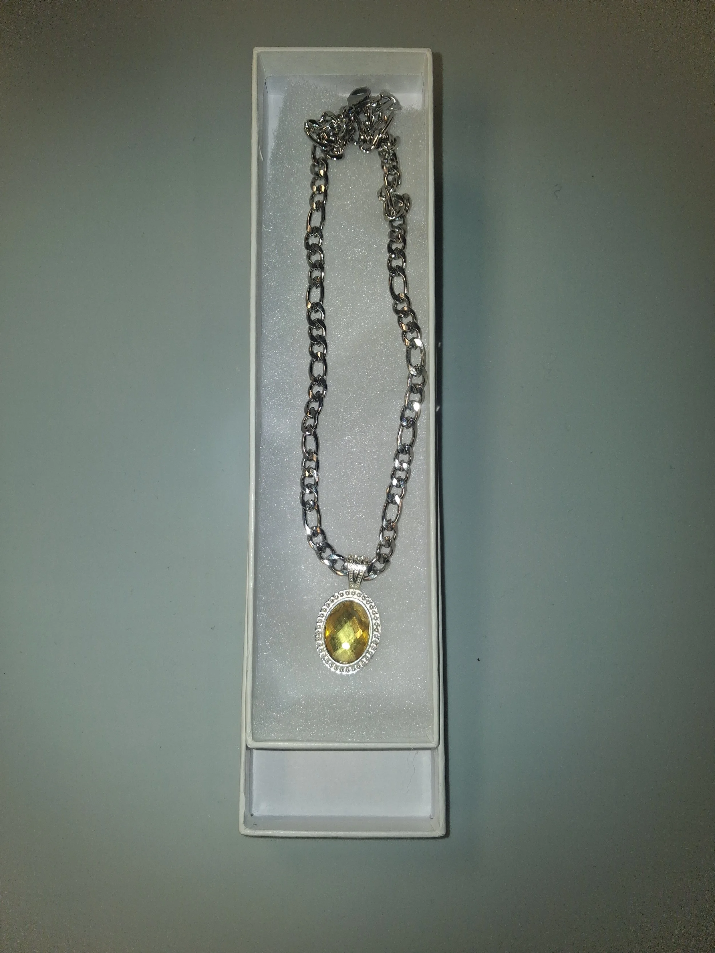 17 Inch Silver Necklace With Oval Pendant
