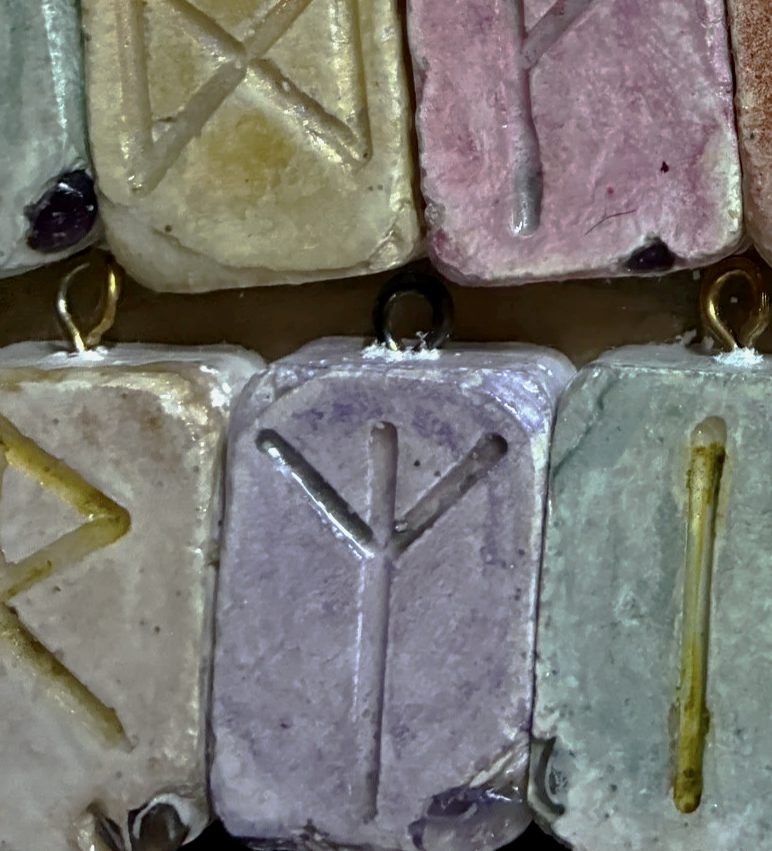 ᛉ Algiz – The Protector Pendant - LunaWye
