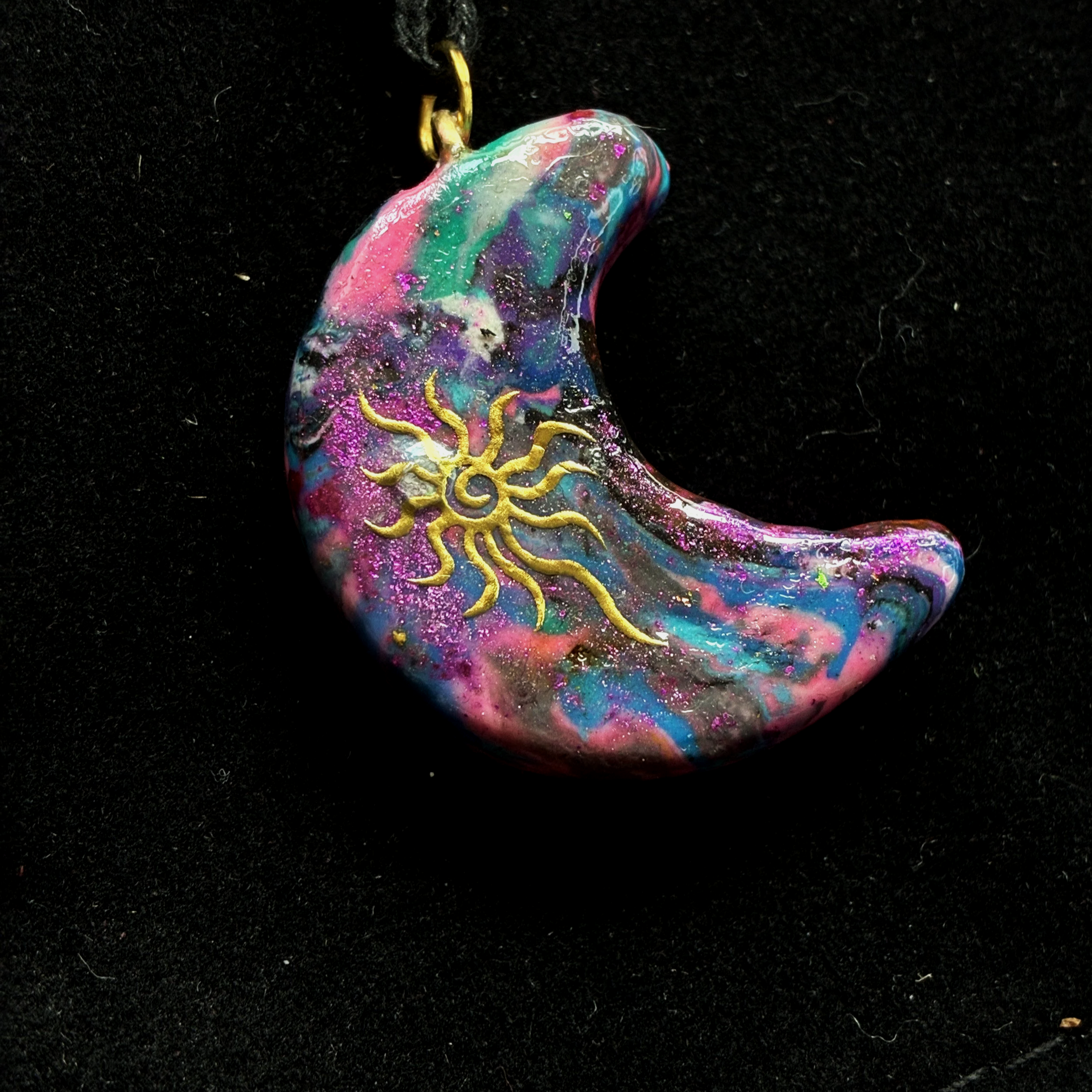 ⏾⋆ Waxing Wye– Pendant (Gold)