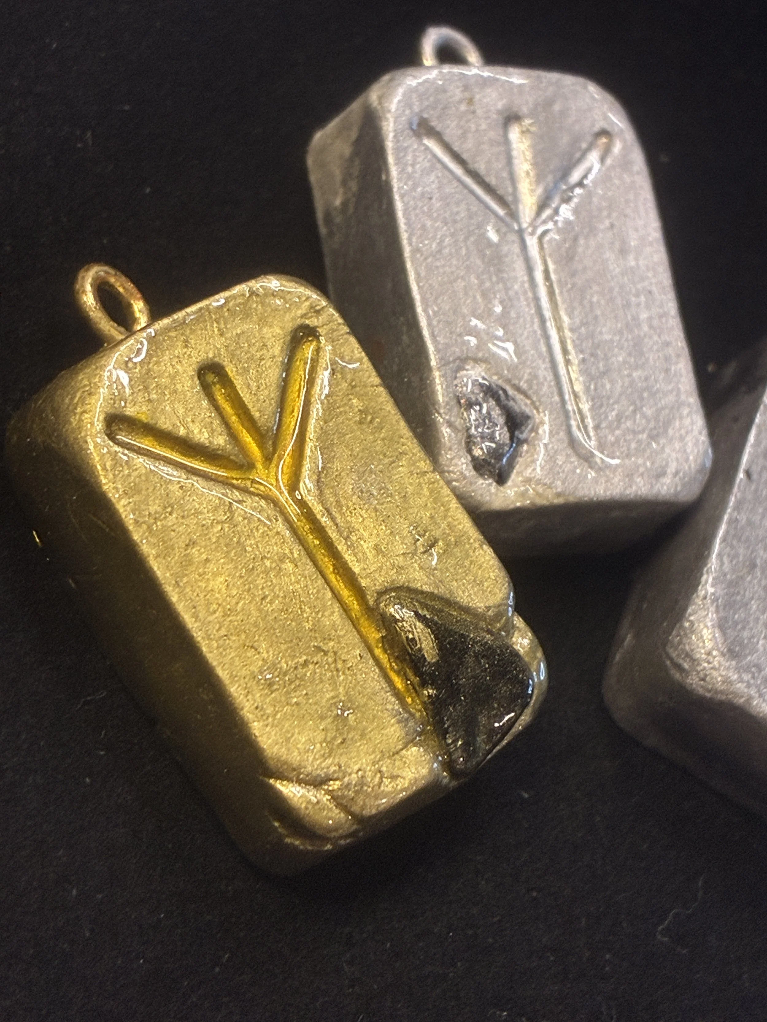 ᛃ Luna Rune Pendant - LunaWye