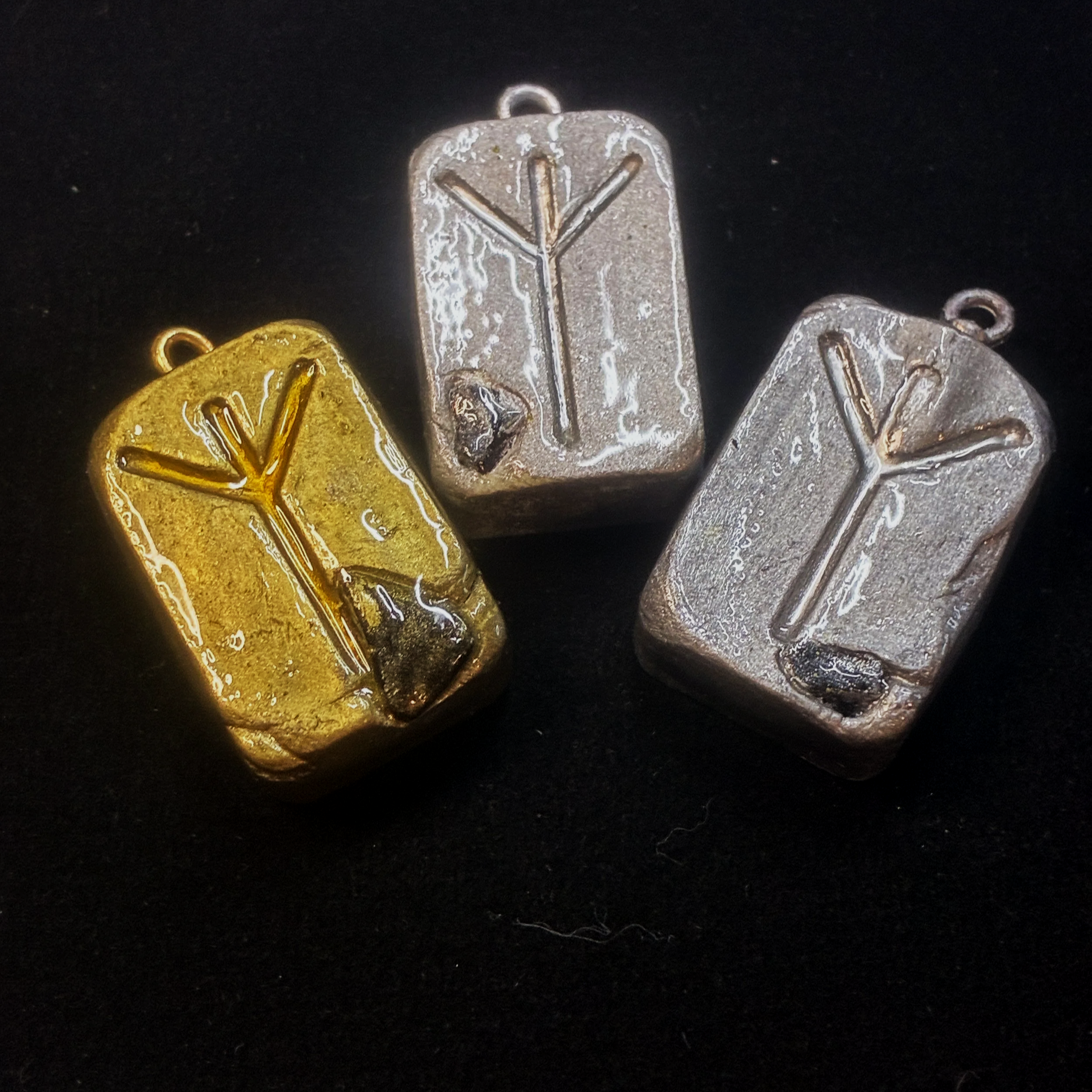 ᛉ Algiz – The Protector Pendant - LunaWye