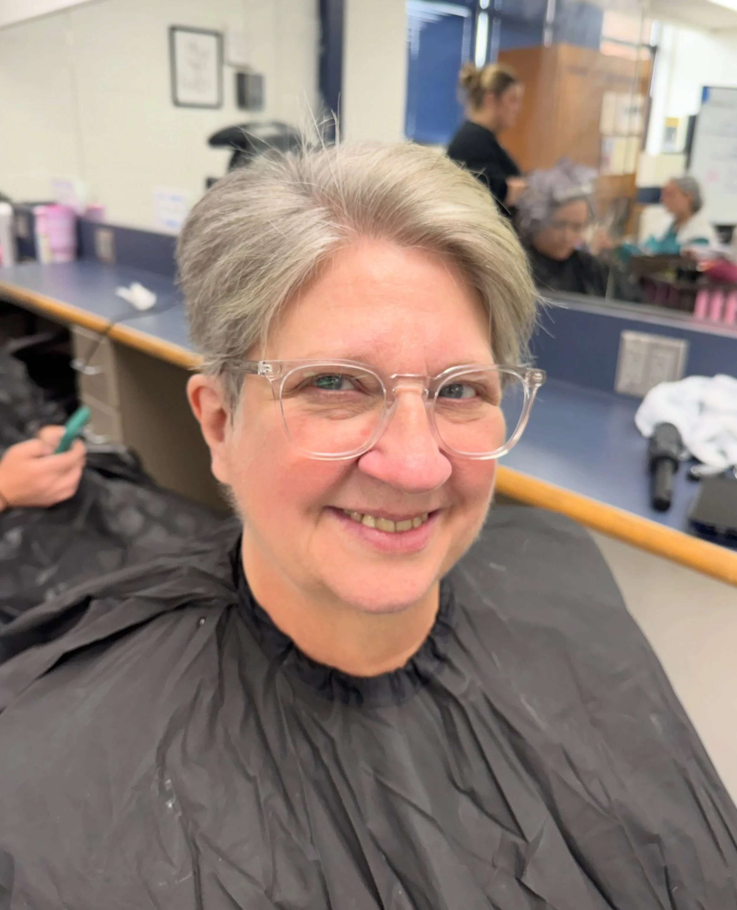 Beautiful pixie cut on our sweet Sandra today! Swipe to see the before photos 🫶🏼