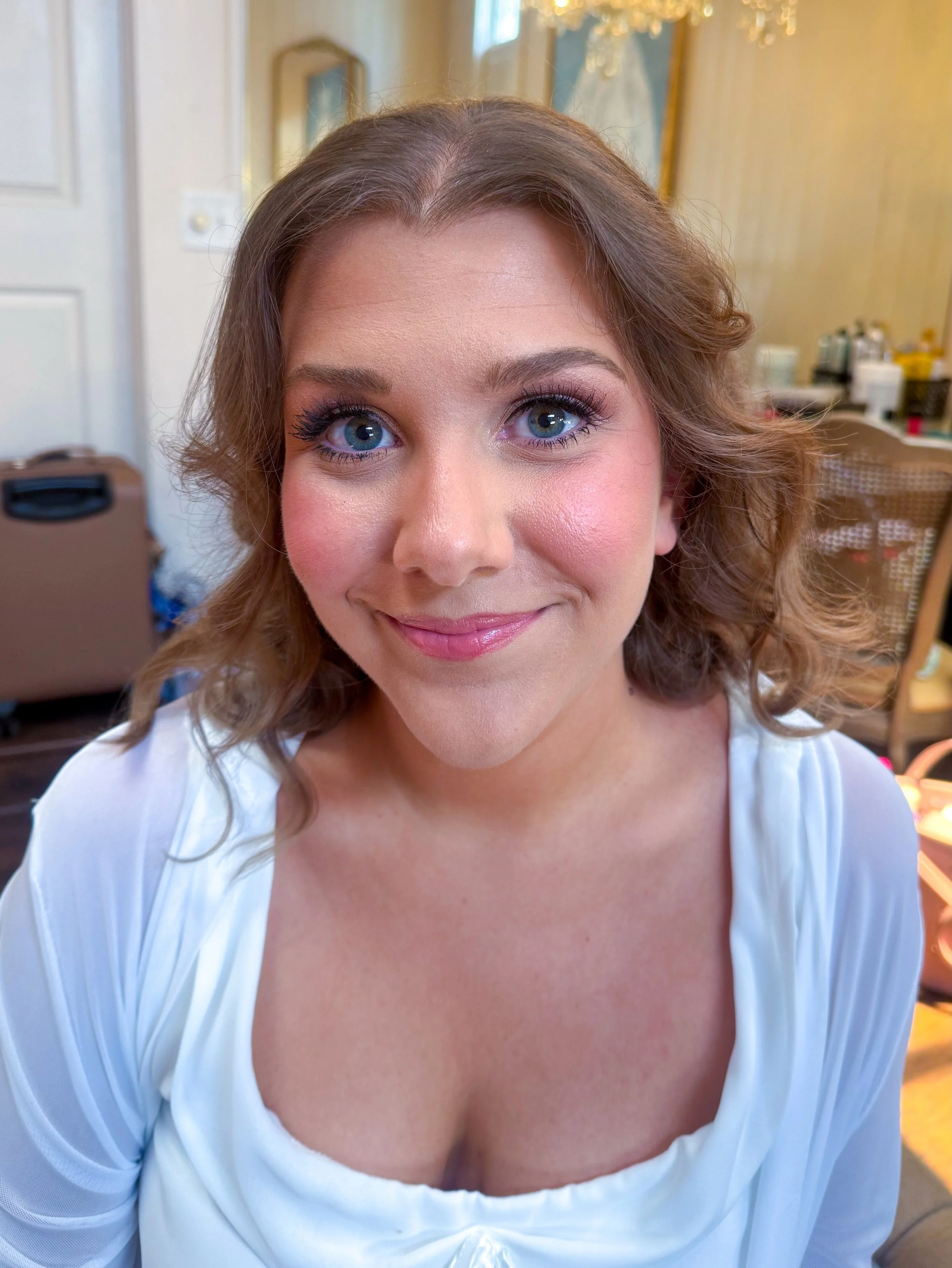 My friend @mattie.elise99 has been waiting for this moment for so long, and I am HONORED to have played a small part in her big day. Congratulations to you Mrs. Brown! I can't wait to watch you flourish and continue to grow! You're a stunning bride f