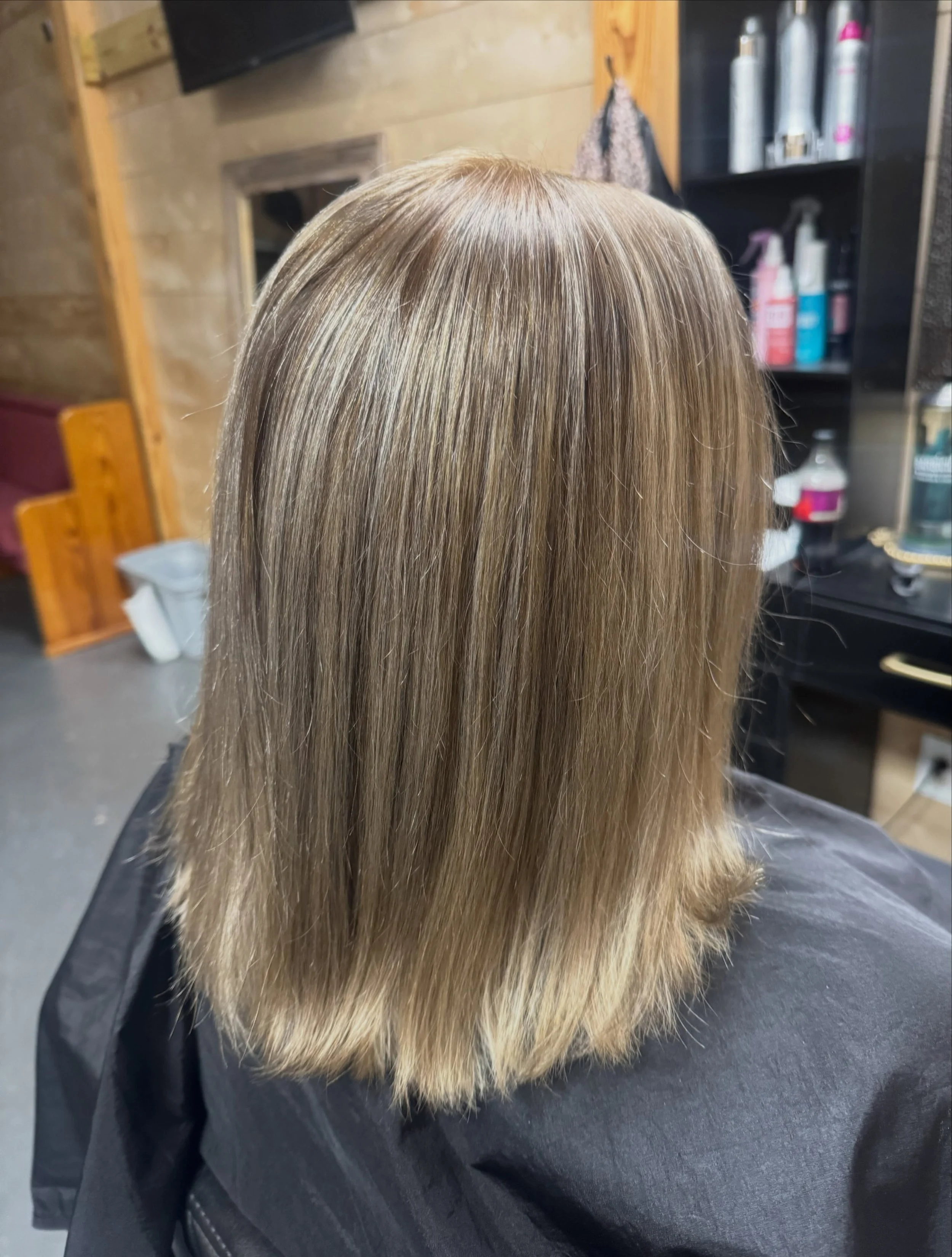 Ready for more dimension and easy to maintain color for fall? Let's talk about your hair goals today 🍂✨