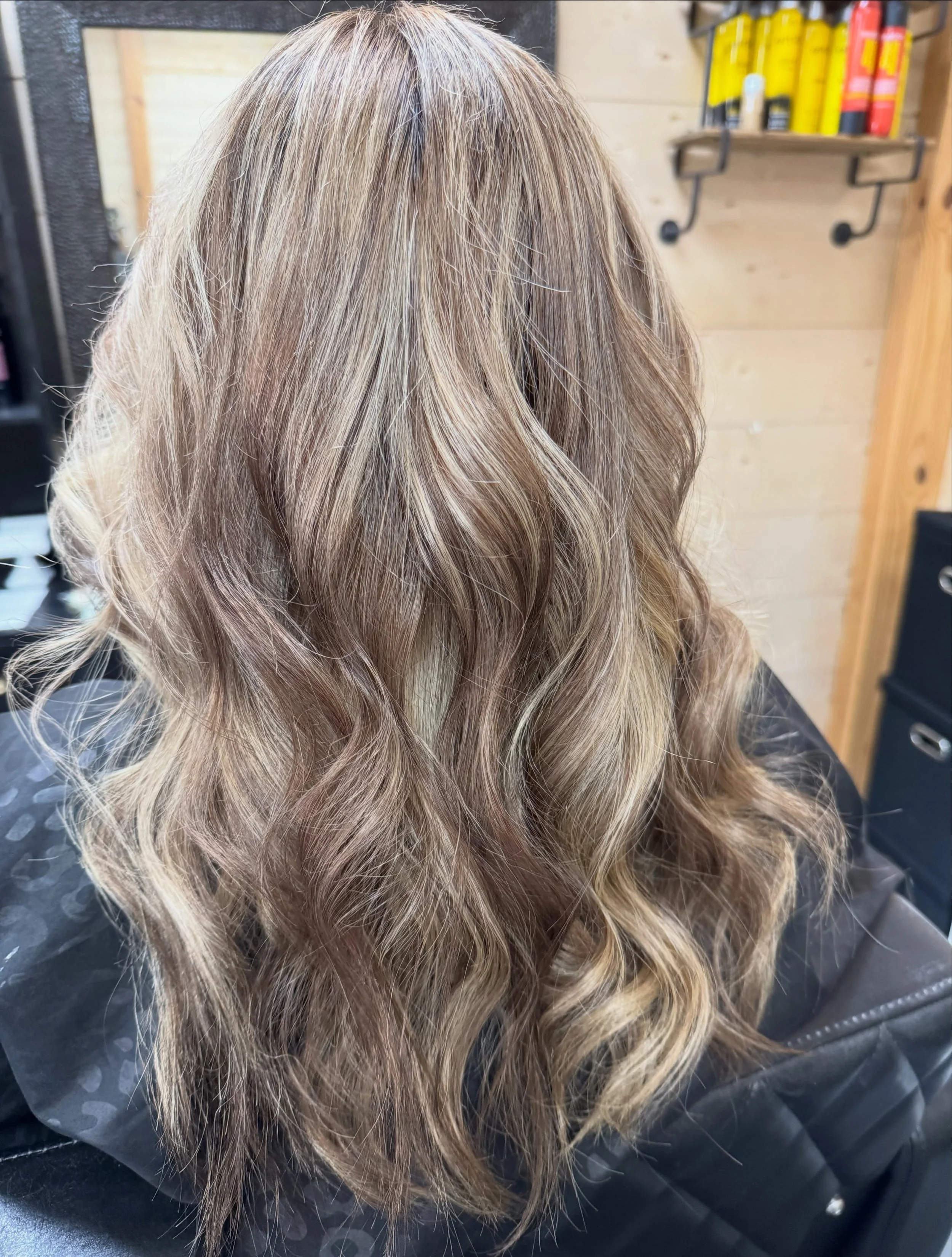 Literally, flip the freakin&rsquo; switch. 🤩

Ready for lived-in color that makes natural grow out seamless? (Swipe to see the before) 🤍

Happy Labor Day to all you hard workers have the best day off, I'll see you this week! Be sure to schedule you