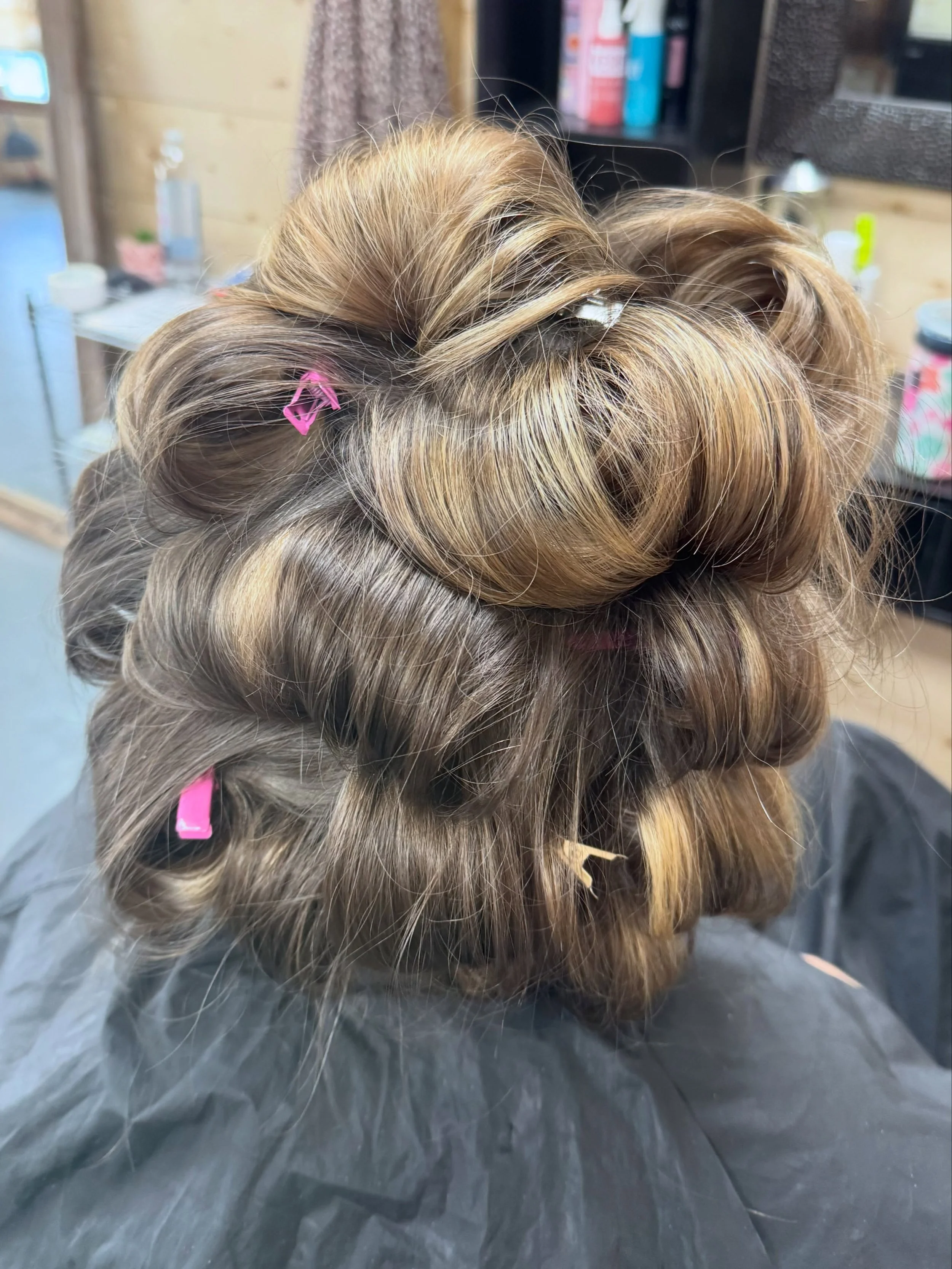 There's something about pin setting a blow out that just makes the overall look so much more cohesive 😍
