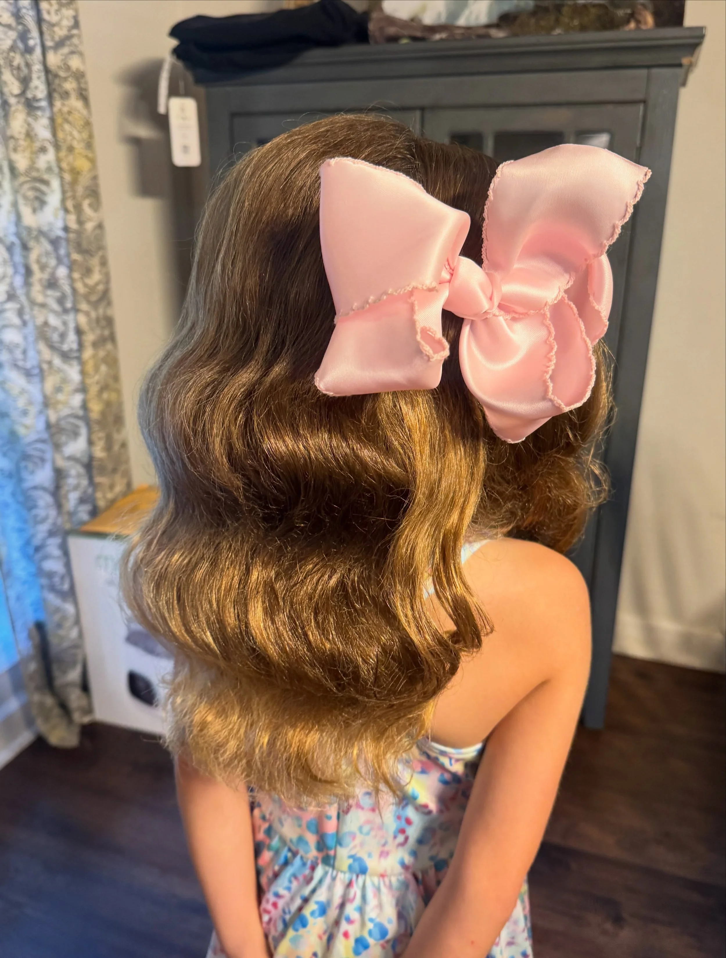 Pretty hair on this pretty girl for the Harvest Pageant last night! Thanks for allowing me to come hang out for a bit 🫶🏼

Posted with parents permission***