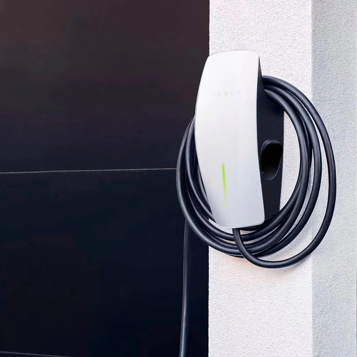Tesla Wall Connector with 7m tethered cable for home EV charging