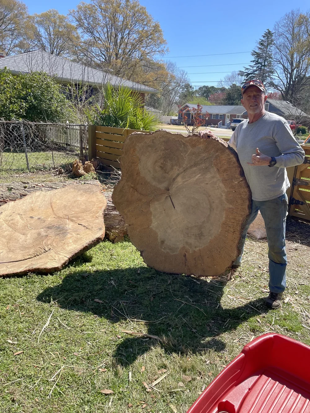 Oranssi carpenter using bench saw