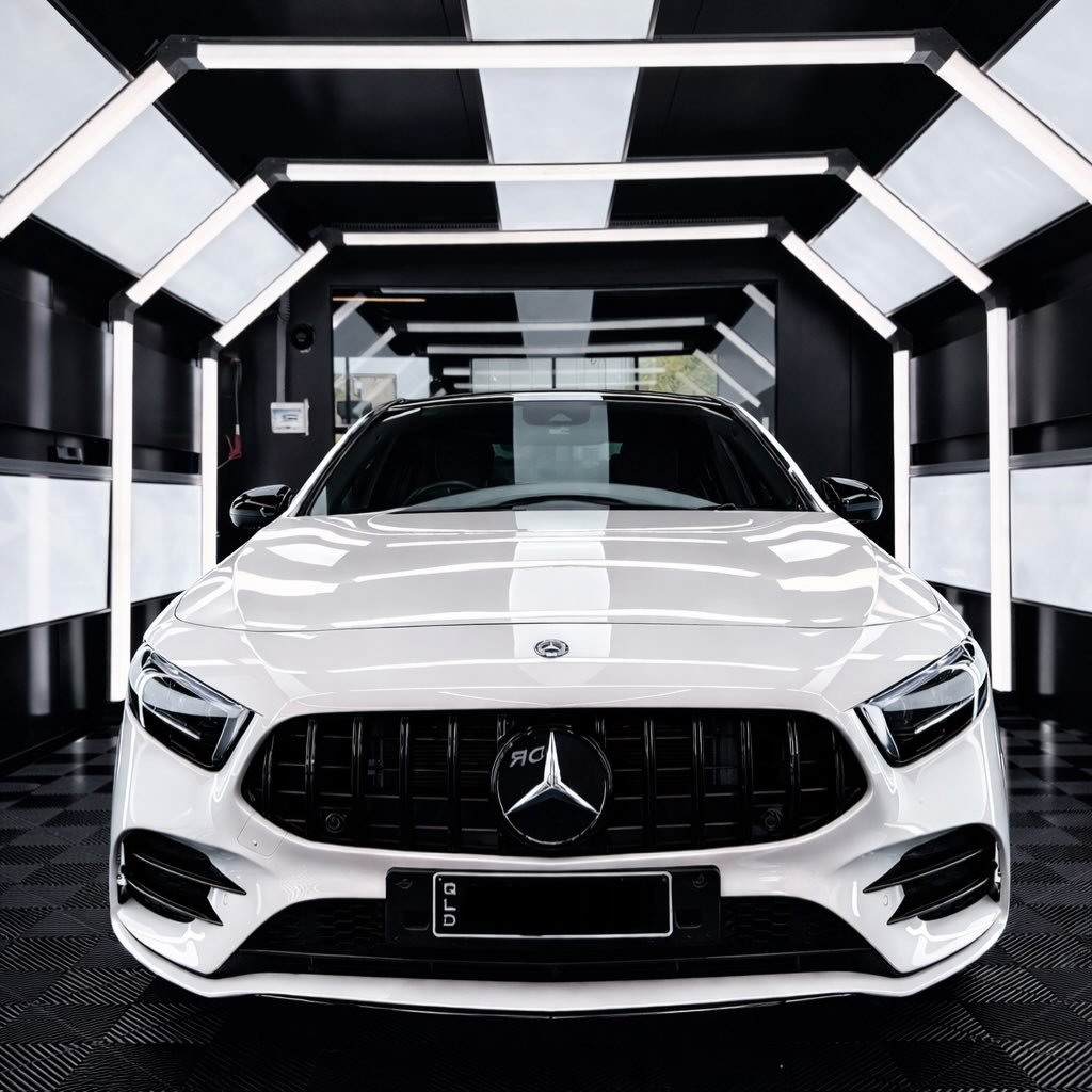 Mercedes in for Avant Guard 1051 paint protection. Gloss black wheels and red brake calliper painting. This car looks better than new and is now protected for the next 10 years.