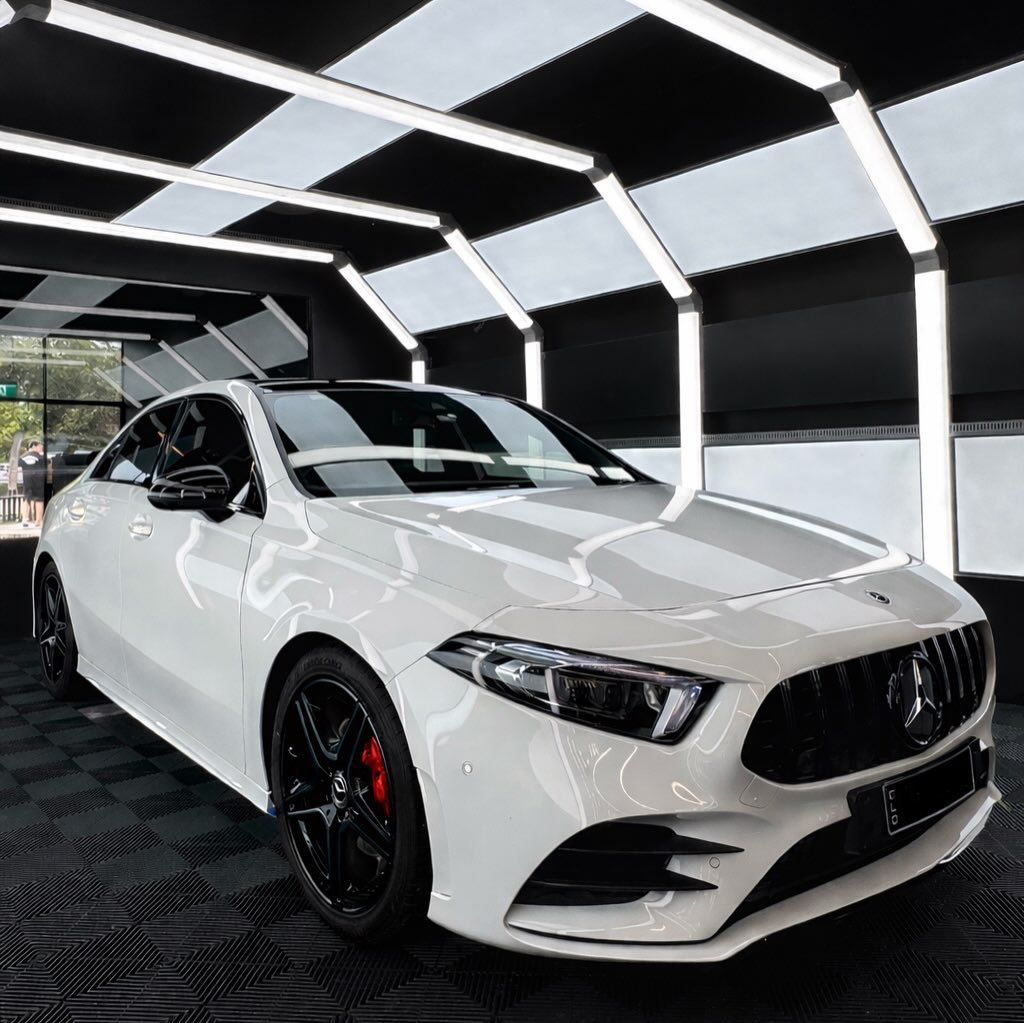 Mercedes in for Avant Guard 1051 paint protection. Gloss black wheels and red brake calliper painting. This car looks better than new and is now protected for the next 10 years.