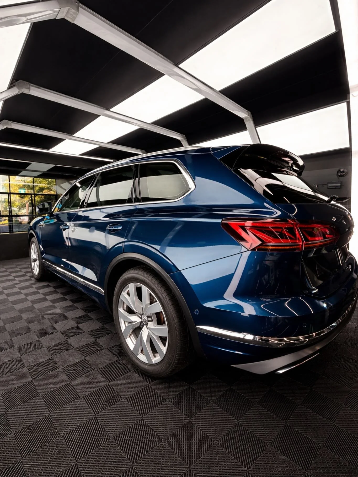 Drip 5 Year 9H Ceramic Package

This one came in needing a full reset  we took it through a precise 2-stage paint correction to restore depth, clarity and a better-than-new finish.

Once perfected, we sealed it with our 5 Year 9H ceramic coating  del