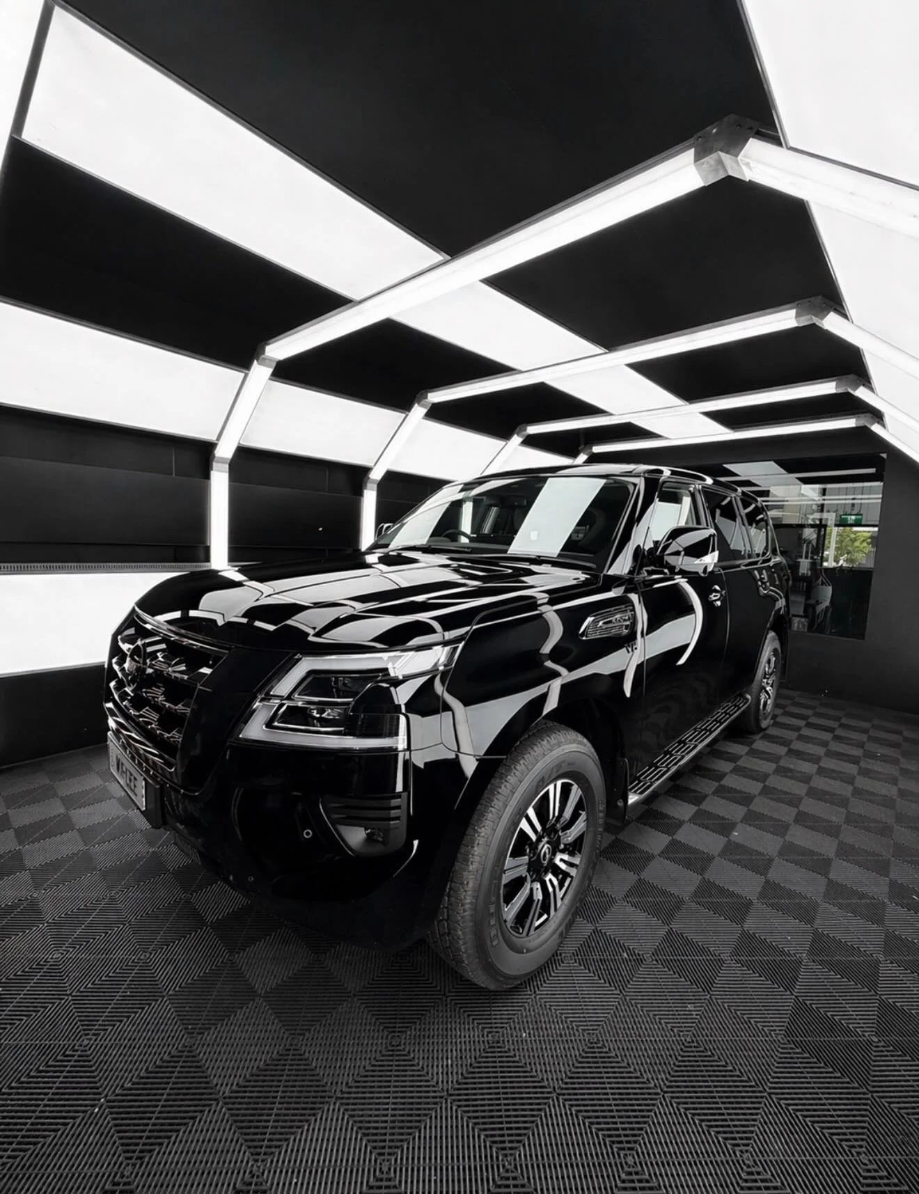 Wifey said she wanted something nice&hellip; so we gave her EVERYTHING 😏🔥

V8 Patrol came in clean&hellip;
left absolutely dripping.

🖤 Full chrome delete &mdash; blacked out, no mercy
✨ Gloss enhancement &mdash; mirror finish
🛡️ 5 Year Ceramic &