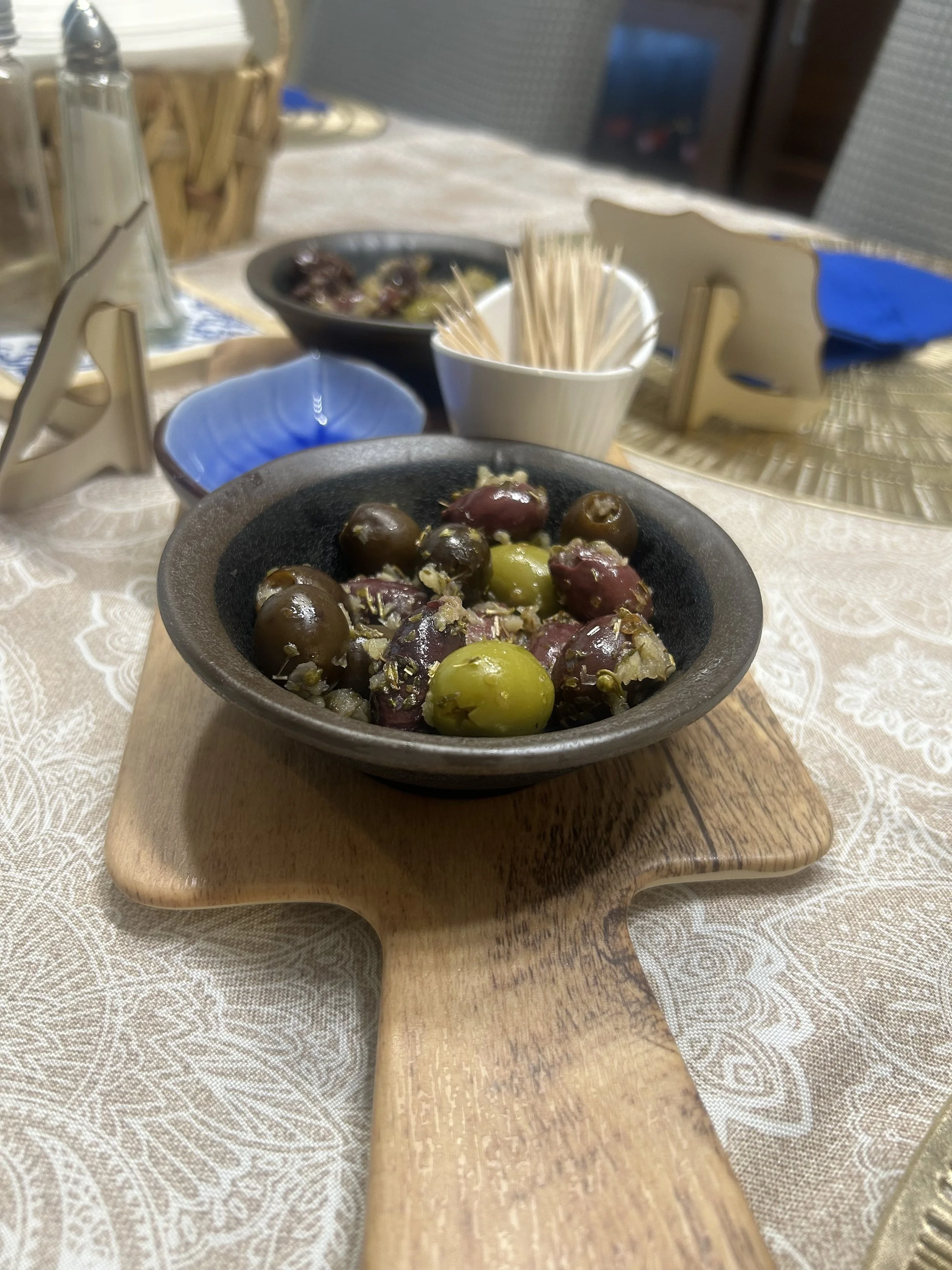 Azeitonas temperadas -- Seasoned olives