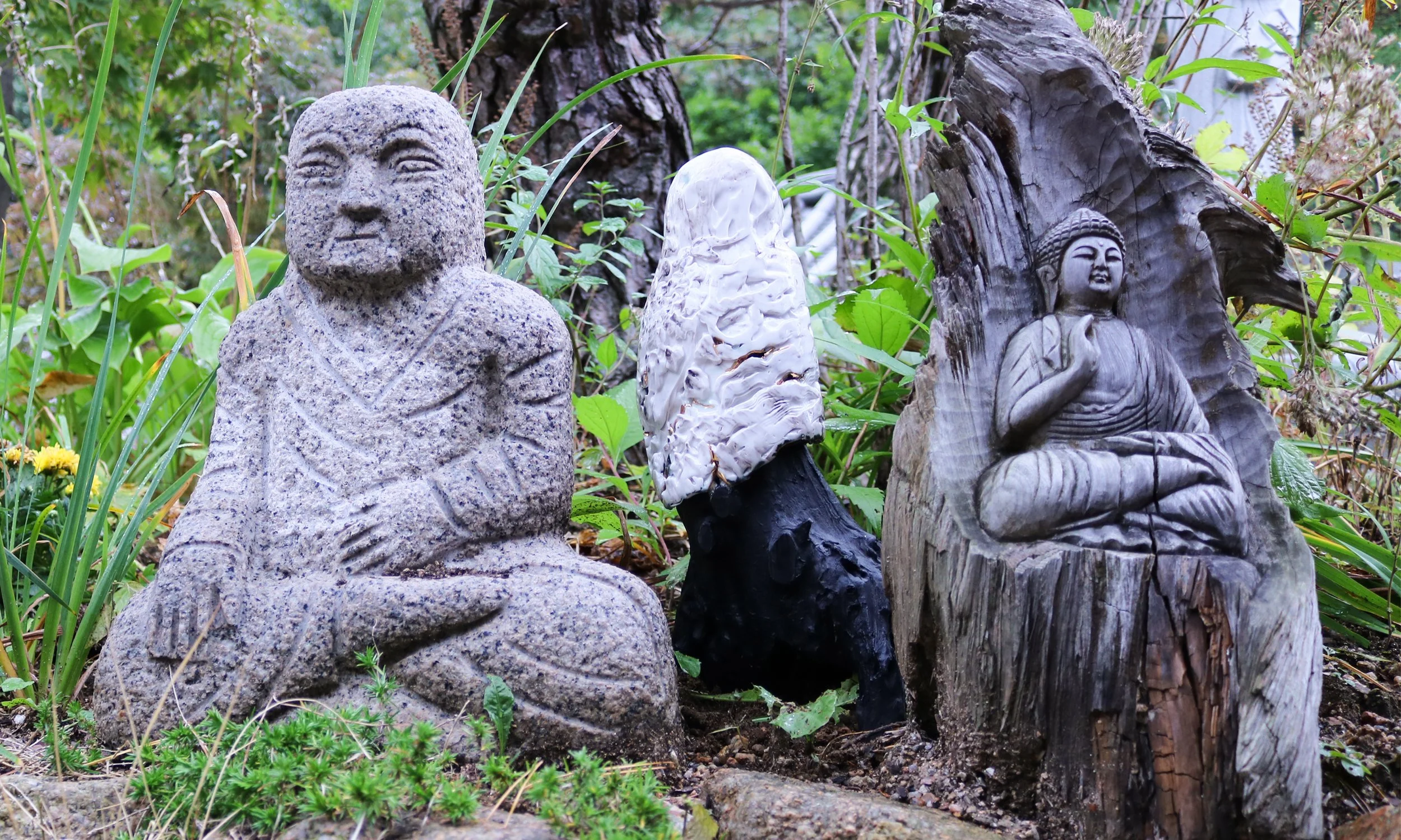 Installation view at Samcheonsa Temple, Seoul, South Korea