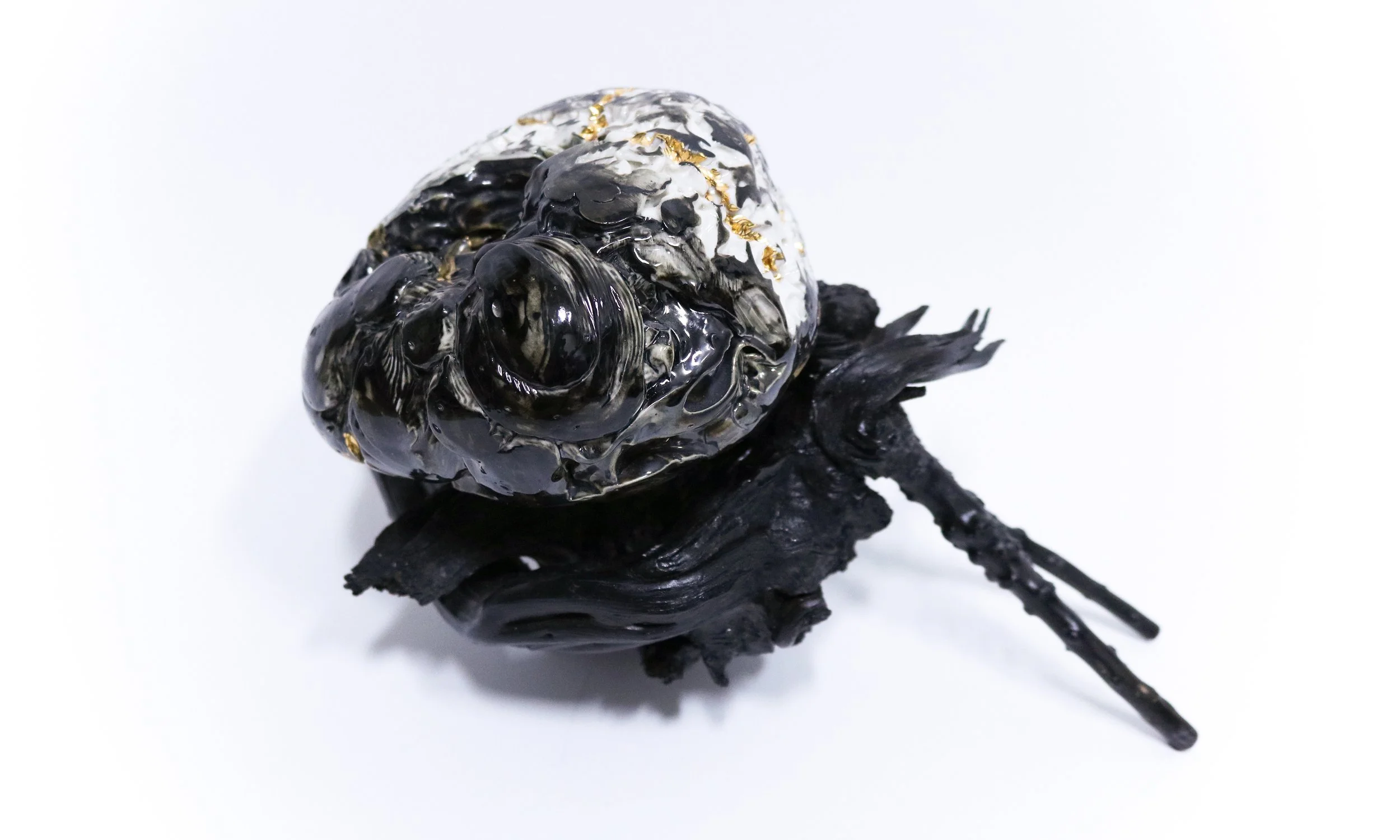 Babblings: pearl oyster 3,
ceramic, gold, wood, stan oil and mixed media, 30cm variable size, 2021