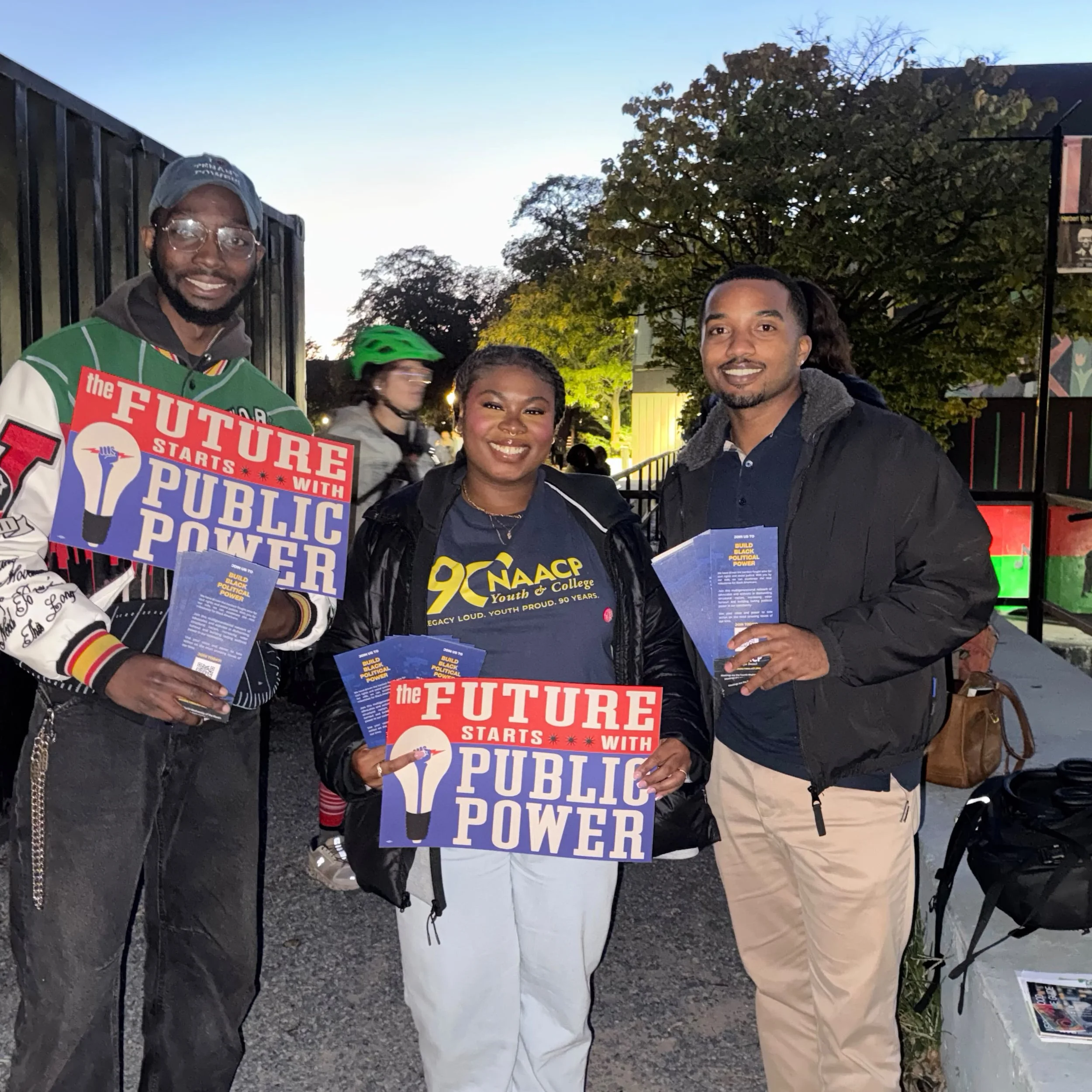 Glad I had the opportunity to get out to the Utility Rip Off Hearing hosted by Public Power NY alongside members of the young adult committee (NAACP Brooklyn)

Too many corporations have monopolized the delivery of a public resource as essential as e